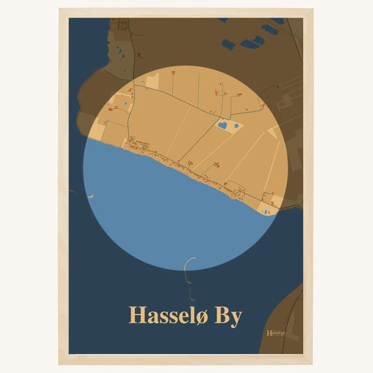 Hasselø By plakat – Centrum 2026 – Lys pastel brun