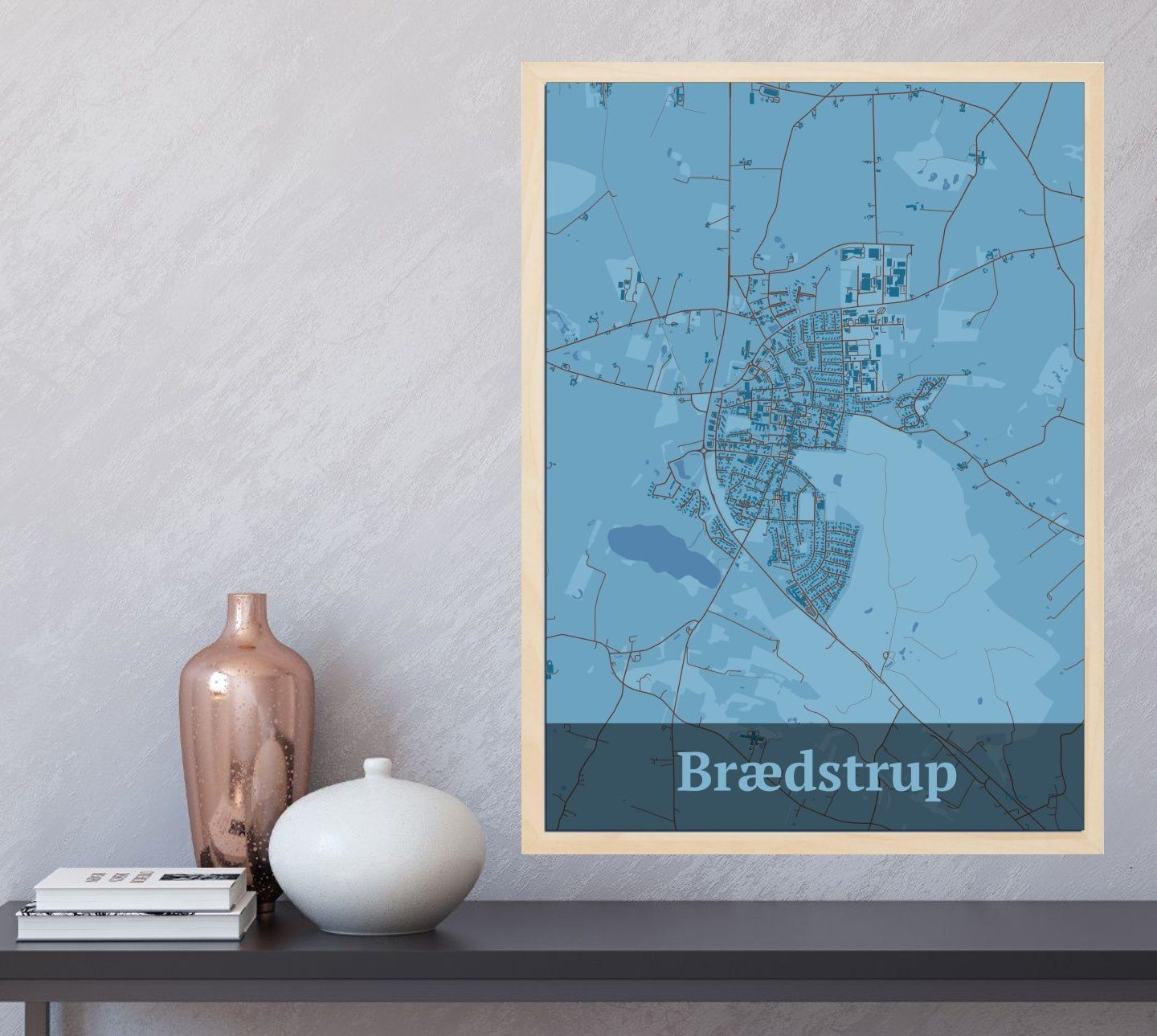 Brædstrup plakat i farve og HjemEgn.dk design firkantet. Design bykort for Brædstrup