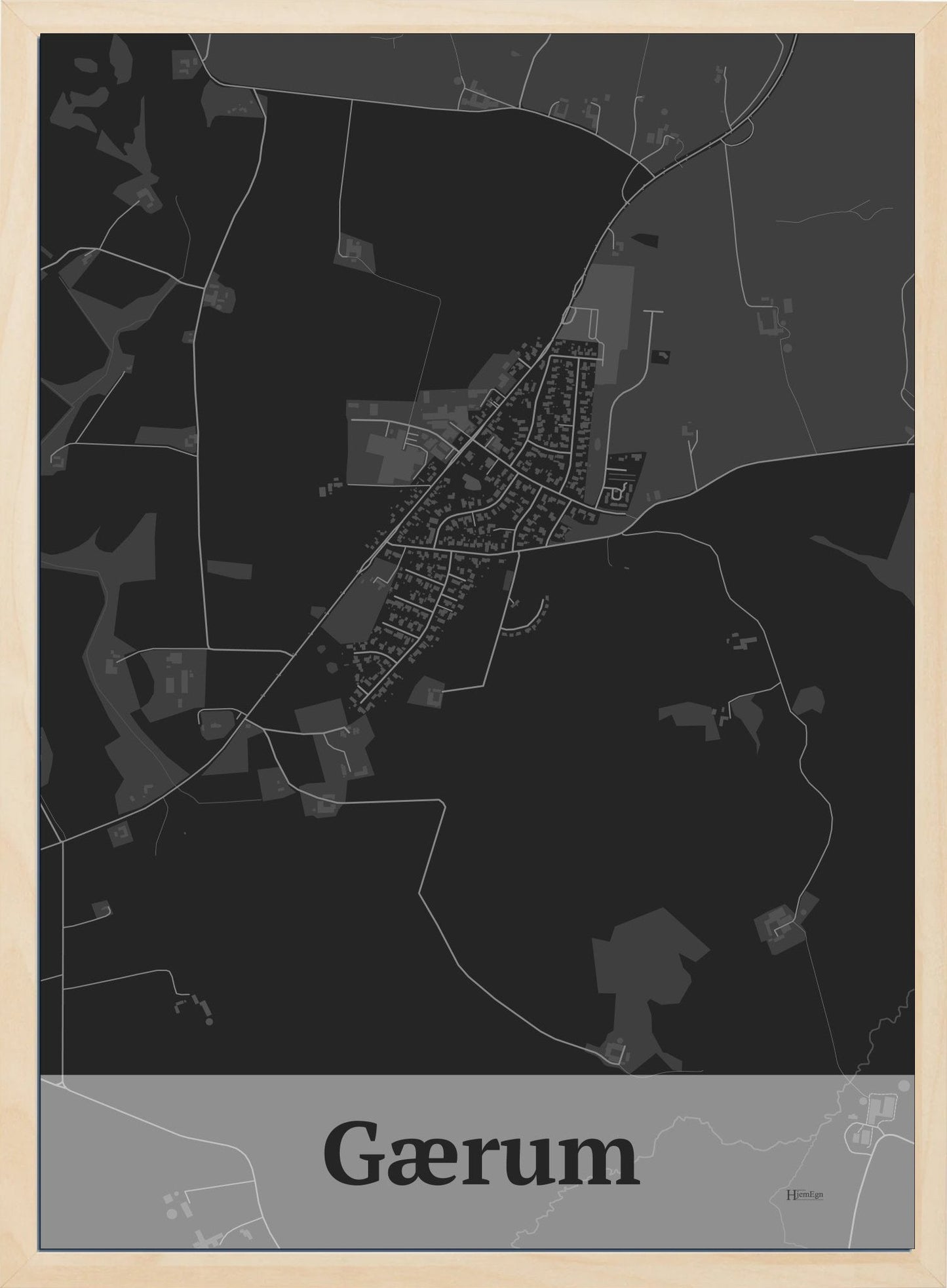 Gærum plakat i farve mørk grå og HjemEgn.dk design firkantet. Design bykort for Gærum
