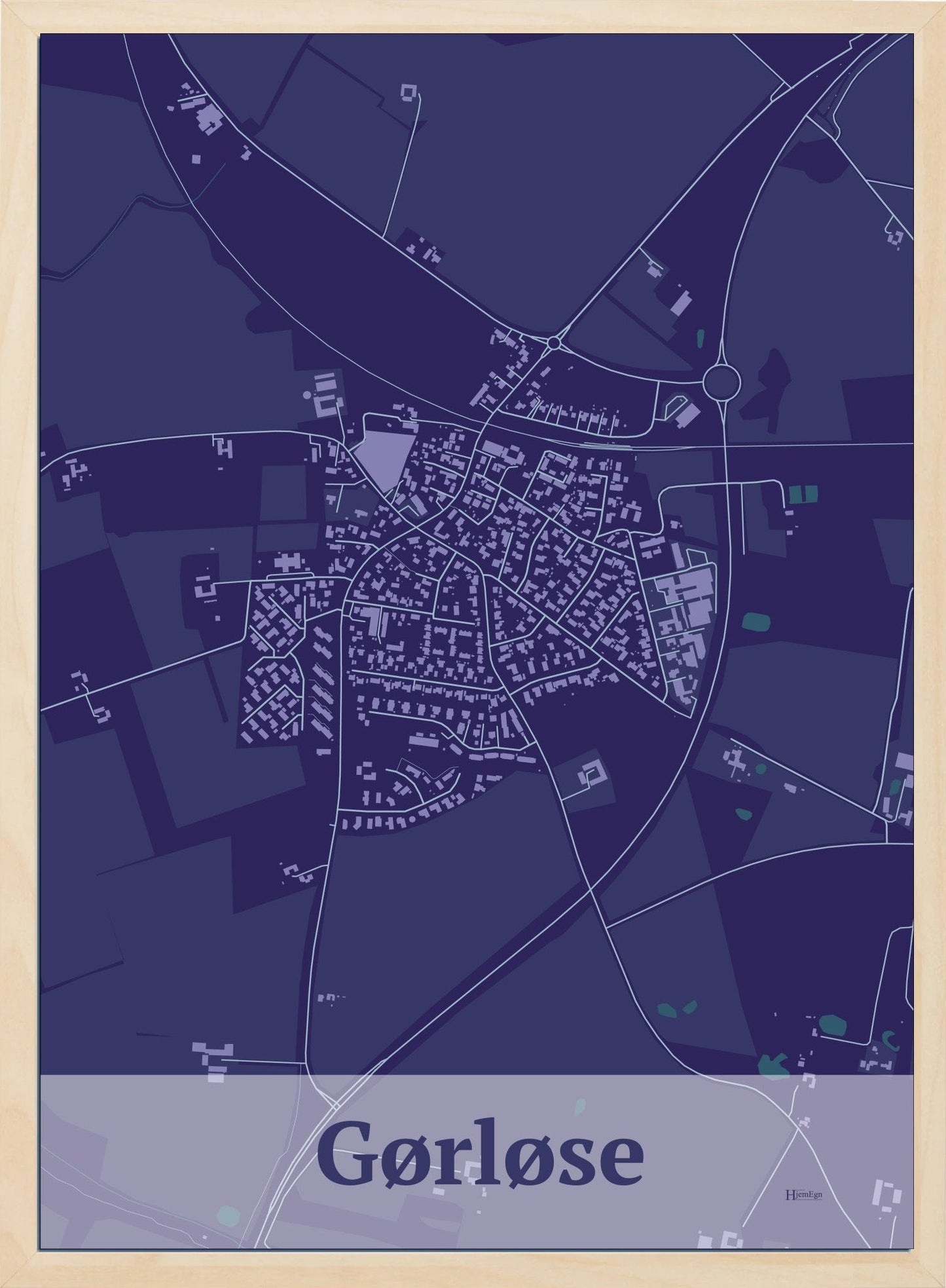 Gørløse plakat i farve mørk lilla og HjemEgn.dk design firkantet. Design bykort for Gørløse