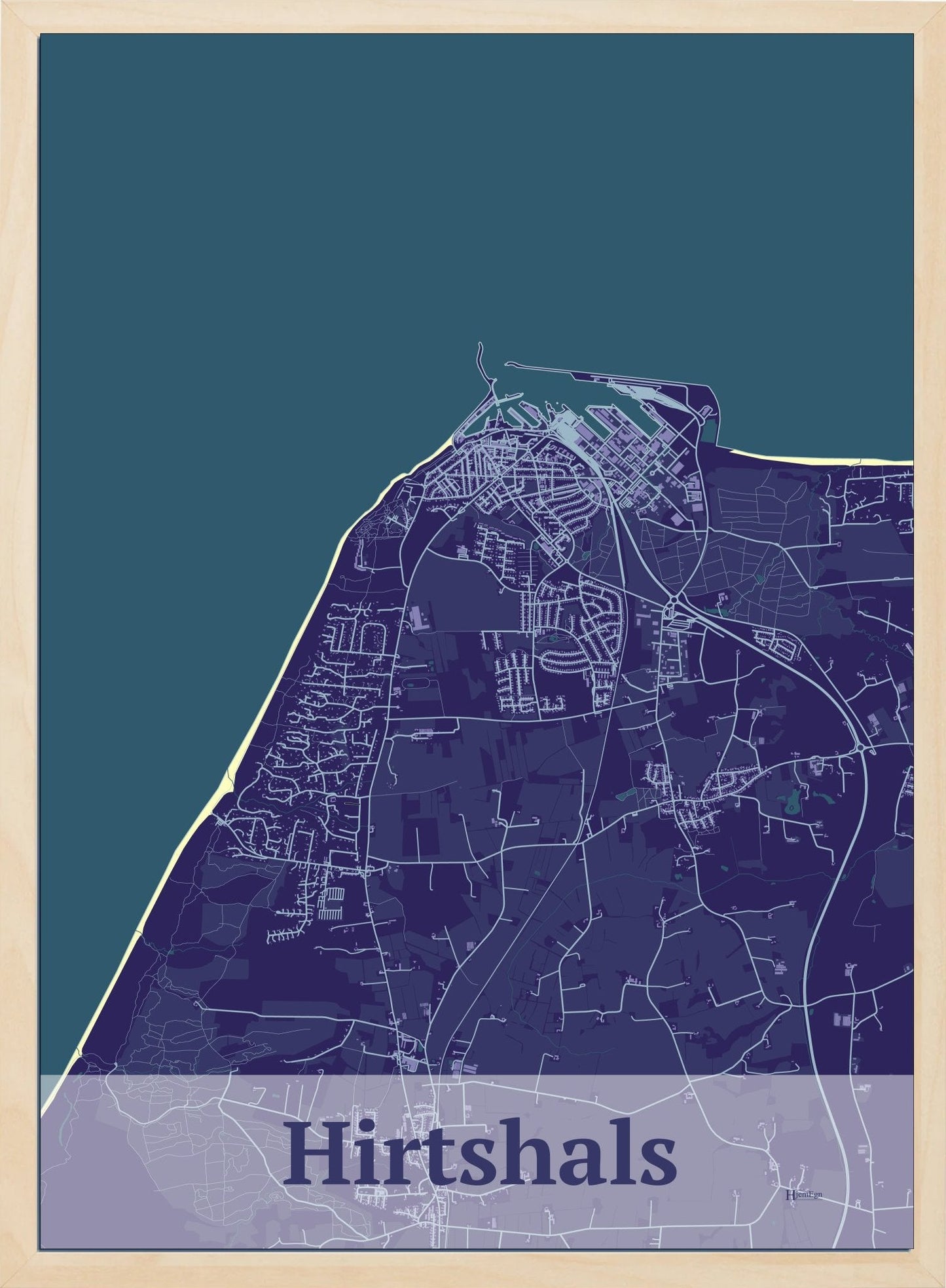 Hirtshals plakat i mørk grå og HjemEgn.dk design firkantet. Design bykort for Hirtshals