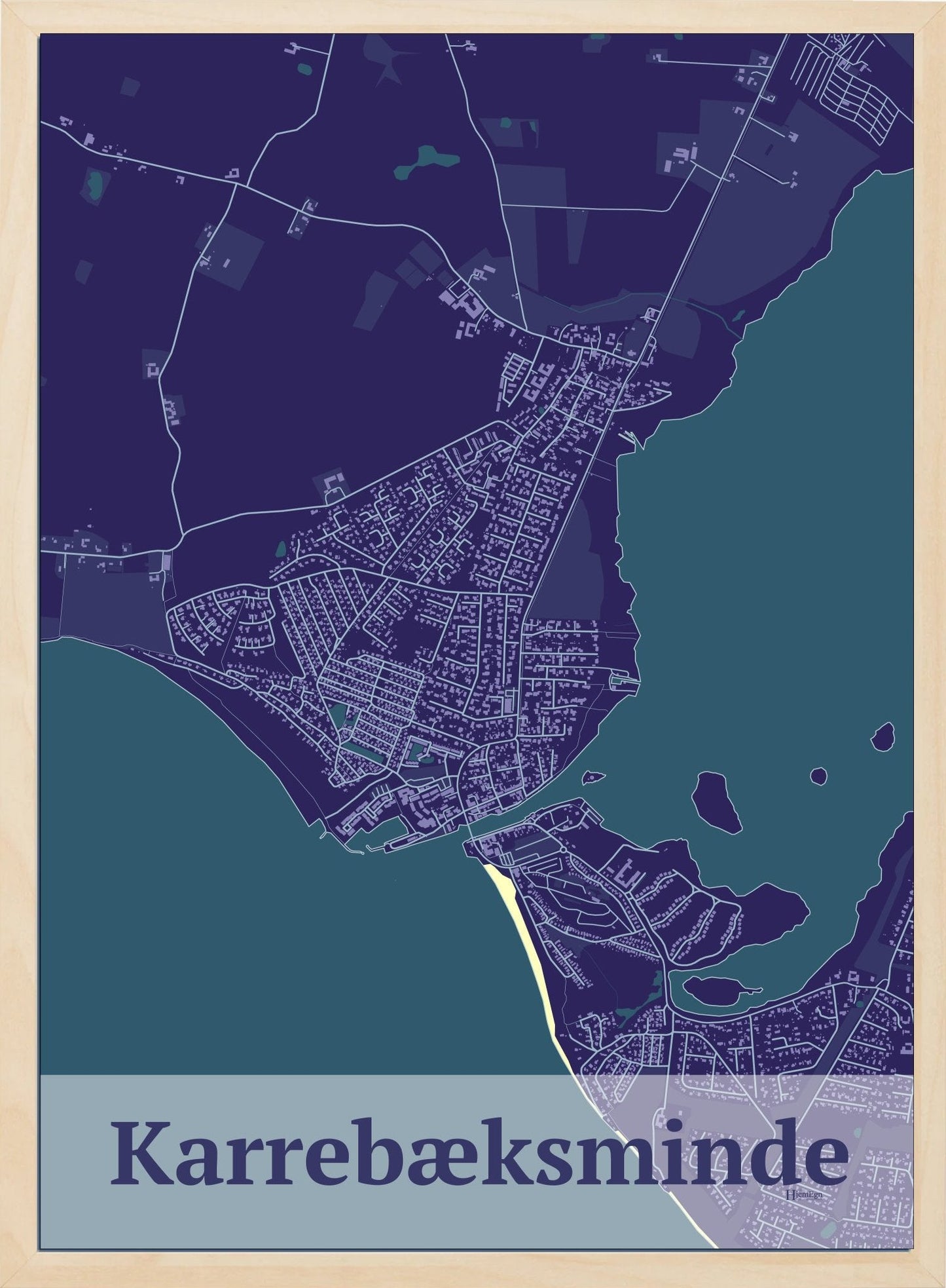 Karrebæksminde plakat i mørk grå og HjemEgn.dk design firkantet. Design bykort for Karrebæksminde