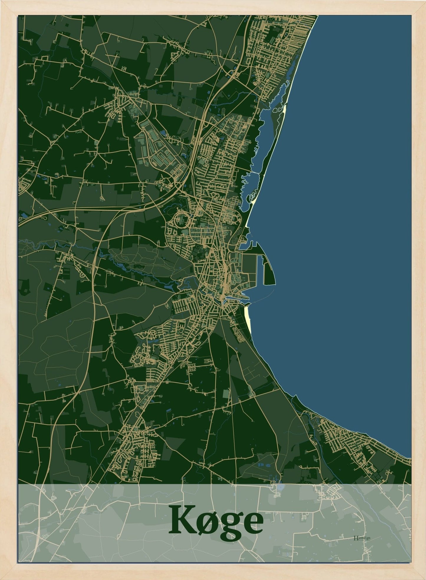 Køge plakat i farve mørk grøn og HjemEgn.dk design firkantet. Design bykort for Køge