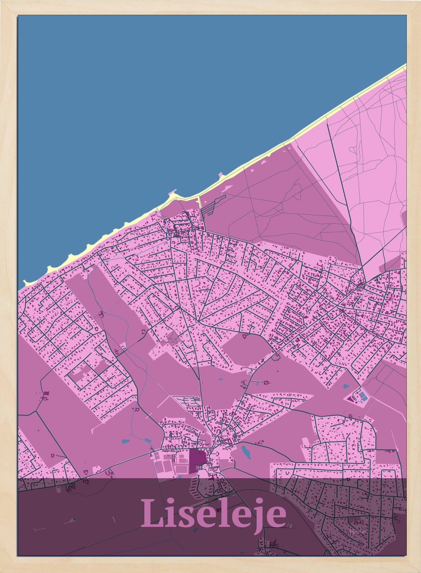 Liseleje plakat i farve pastel rød og HjemEgn.dk design firkantet. Design bykort for Liseleje