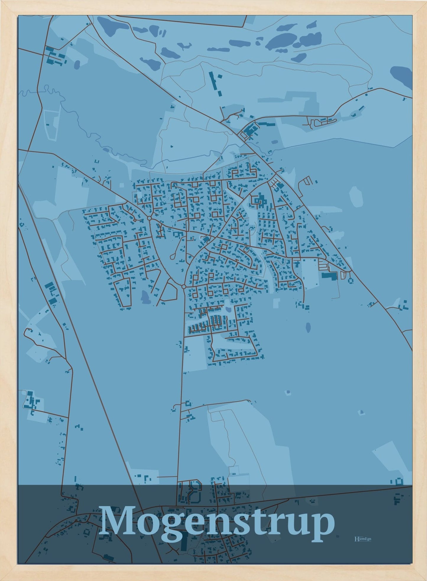 Mogenstrup plakat i farve pastel blå og HjemEgn.dk design firkantet. Design bykort for Mogenstrup