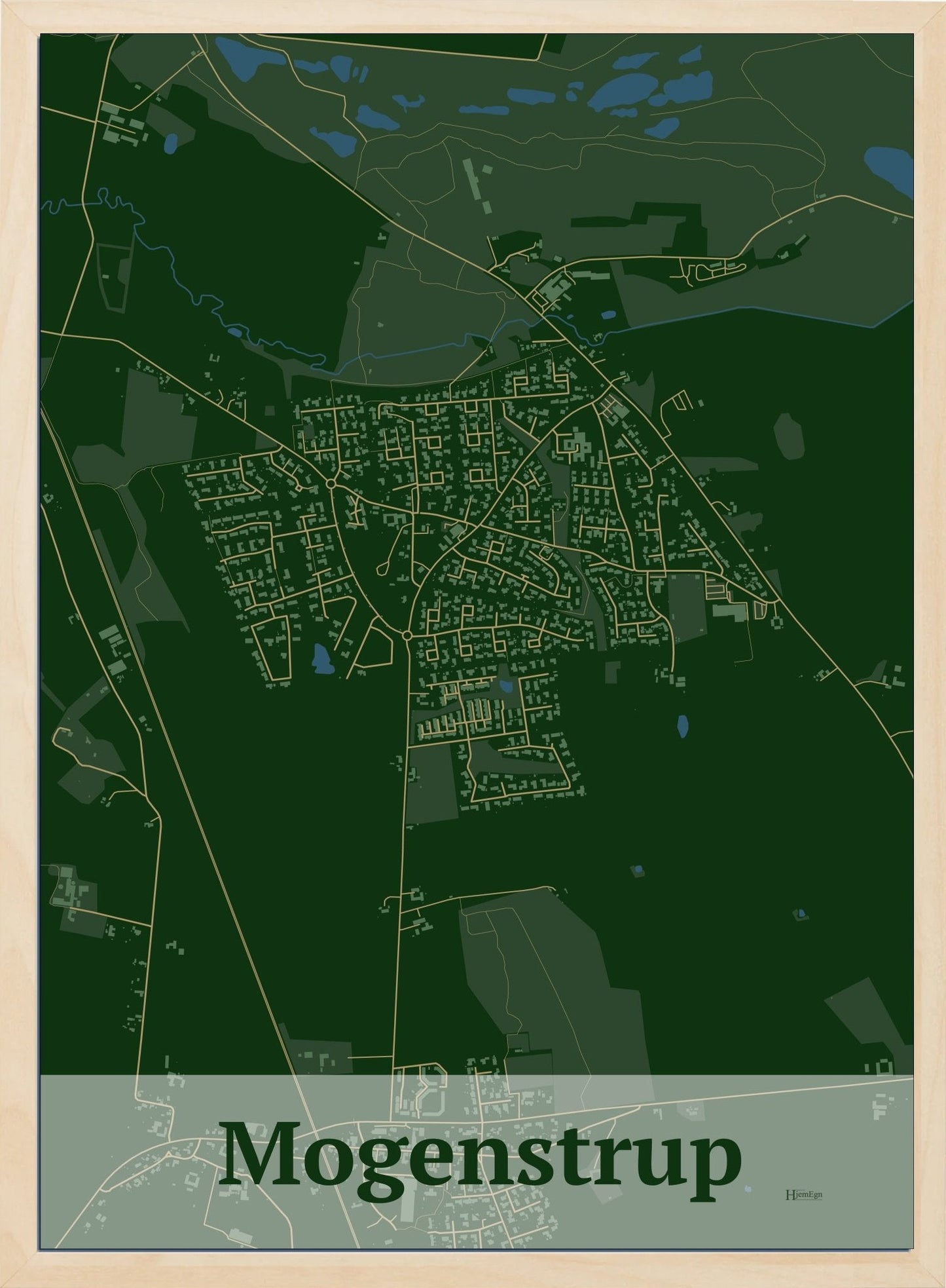 Mogenstrup plakat i farve mørk grøn og HjemEgn.dk design firkantet. Design bykort for Mogenstrup