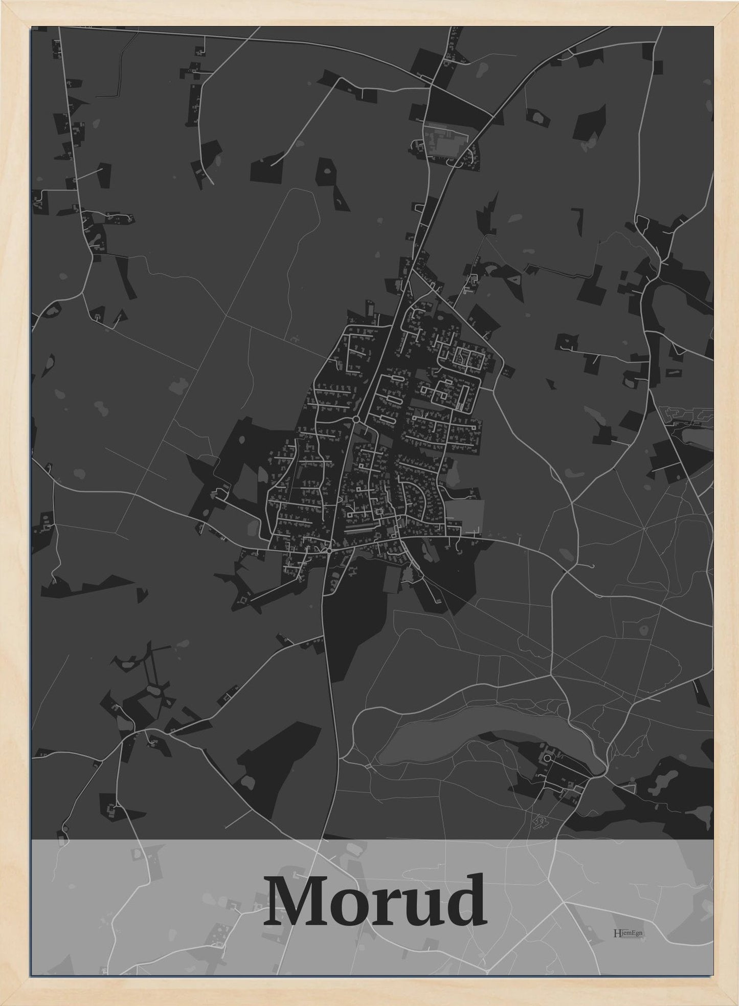 Morud plakat i farve mørk grå og HjemEgn.dk design firkantet. Design bykort for Morud