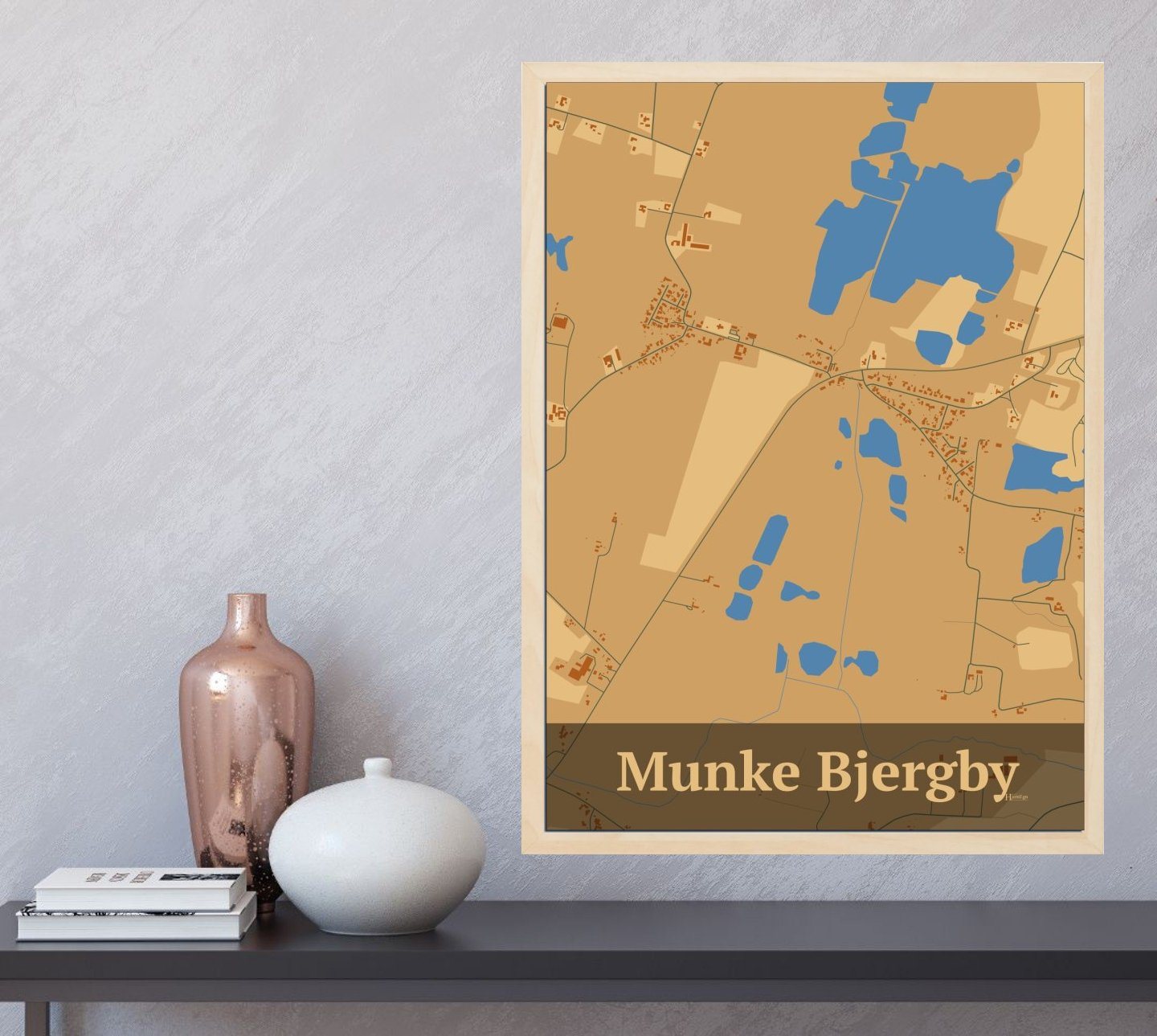 Munke Bjergby plakat i farve og HjemEgn.dk design firkantet. Design bykort for Munke Bjergby