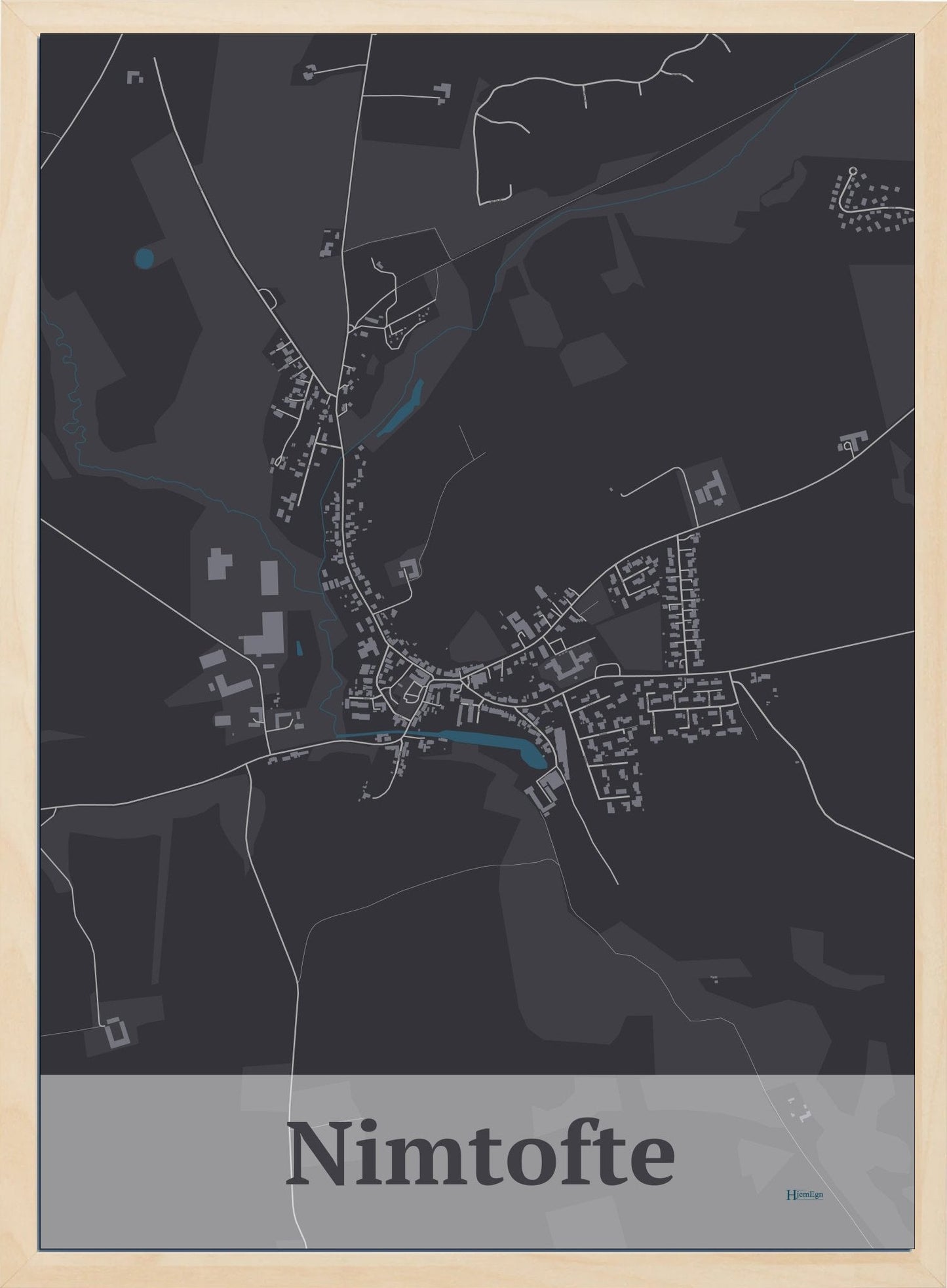 Nimtofte plakat i farve mørk brun og HjemEgn.dk design firkantet. Design bykort for Nimtofte