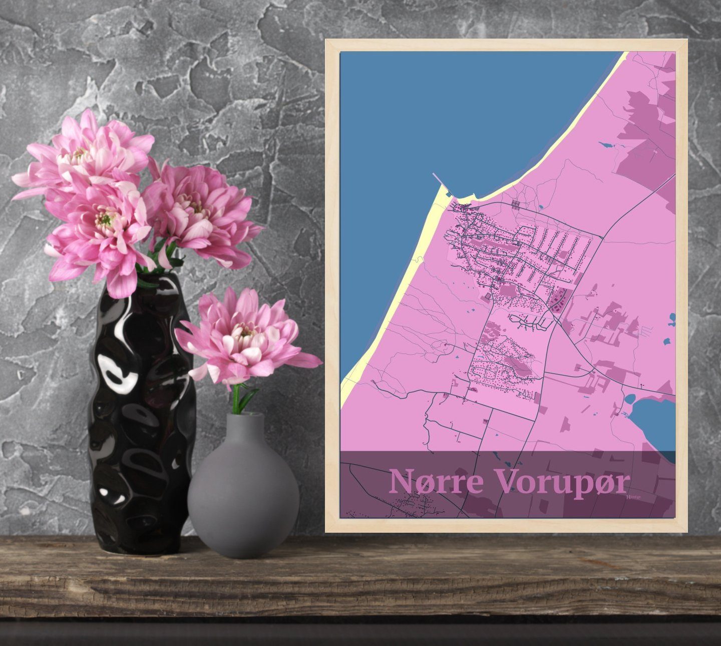 Nørre Vorupør plakat i farve og HjemEgn.dk design firkantet. Design bykort for Nørre Vorupør