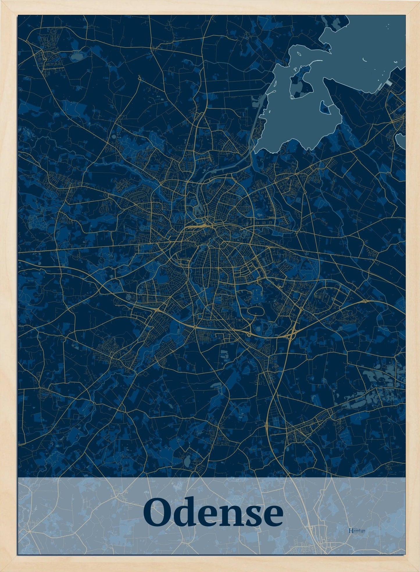 Odense plakat i mørk blå og HjemEgn.dk design firkantet. Design bykort for Odense