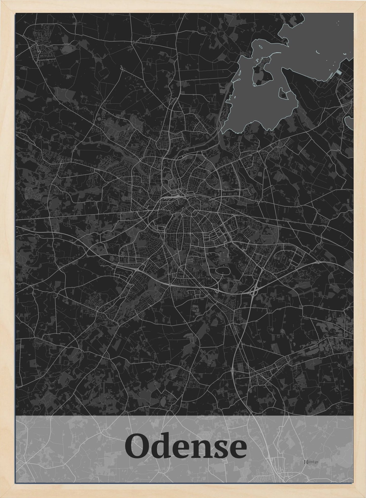 Odense plakat i mørk grå og HjemEgn.dk design firkantet. Design bykort for Odense