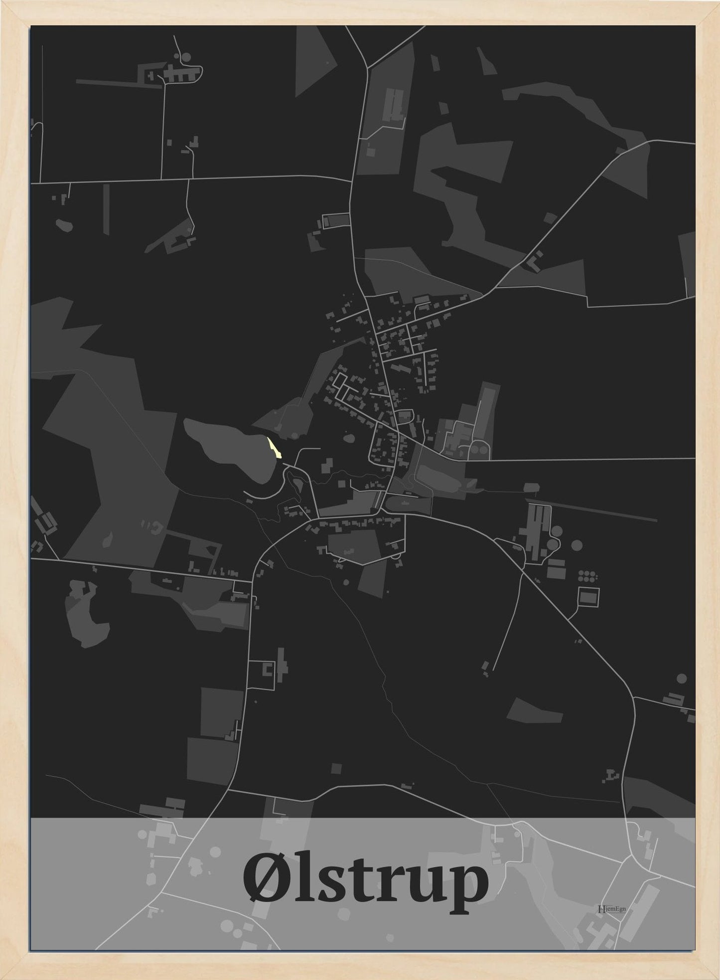 Ølstrup plakat i farve mørk grå og HjemEgn.dk design firkantet. Design bykort for Ølstrup