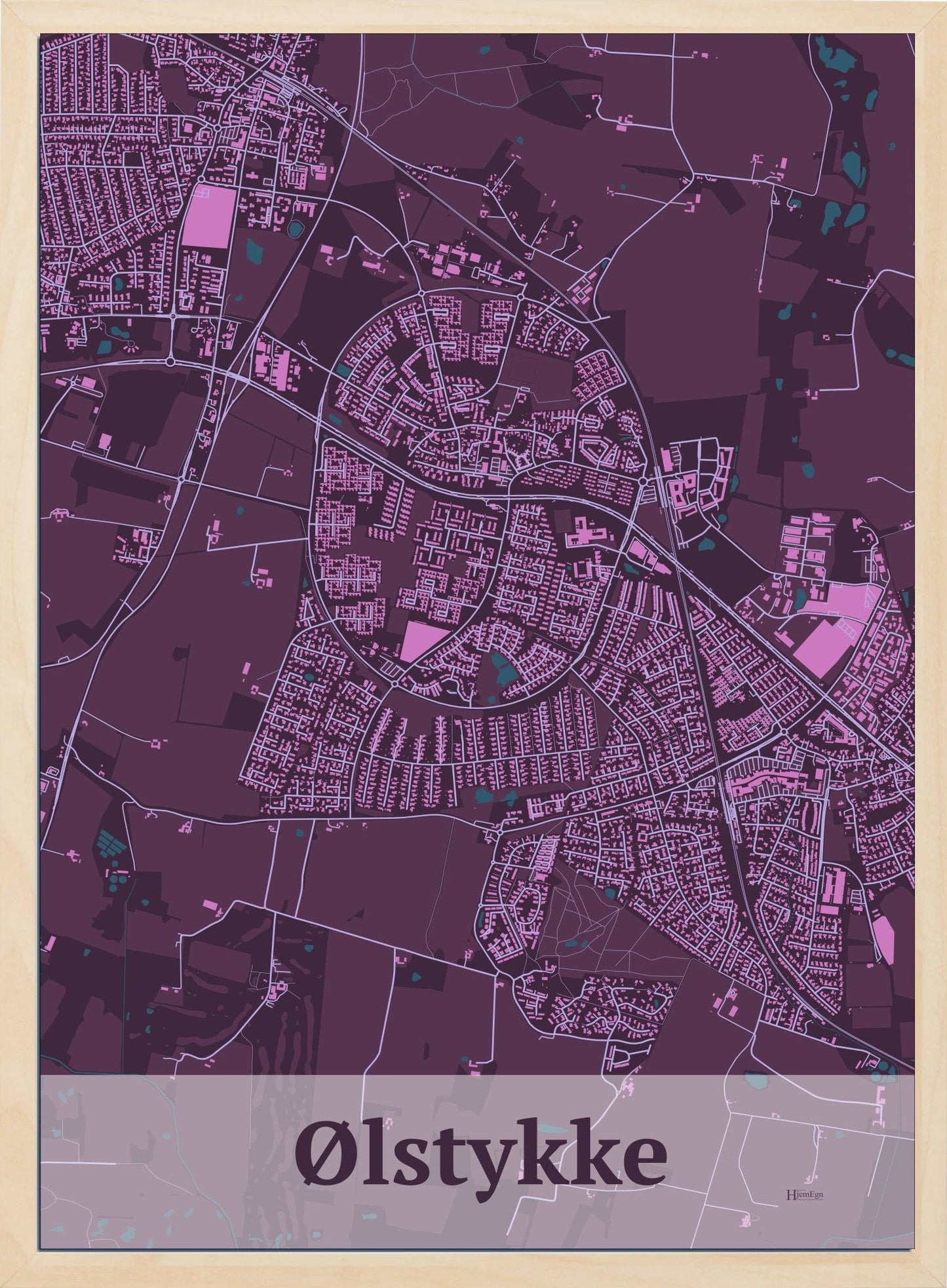 Ølstykke plakat i farve mørk rød og HjemEgn.dk design firkantet. Design bykort for Ølstykke