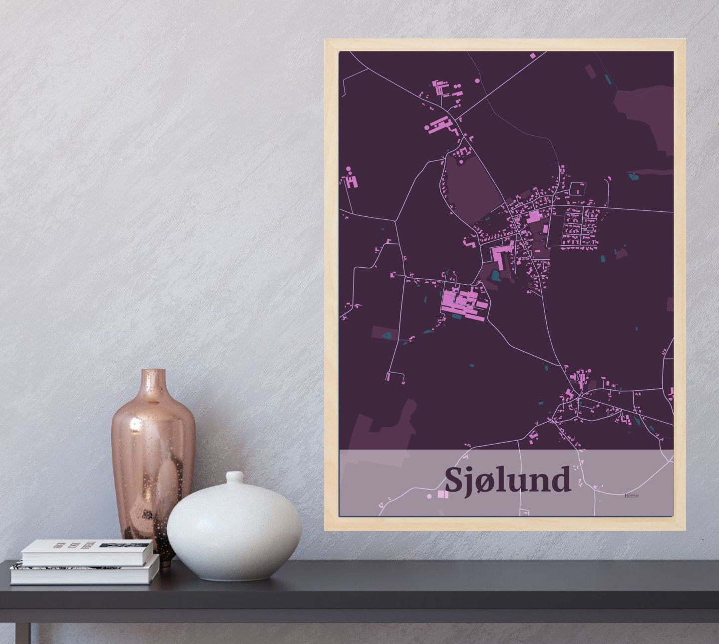 Sjølund plakat i farve og HjemEgn.dk design firkantet. Design bykort for Sjølund