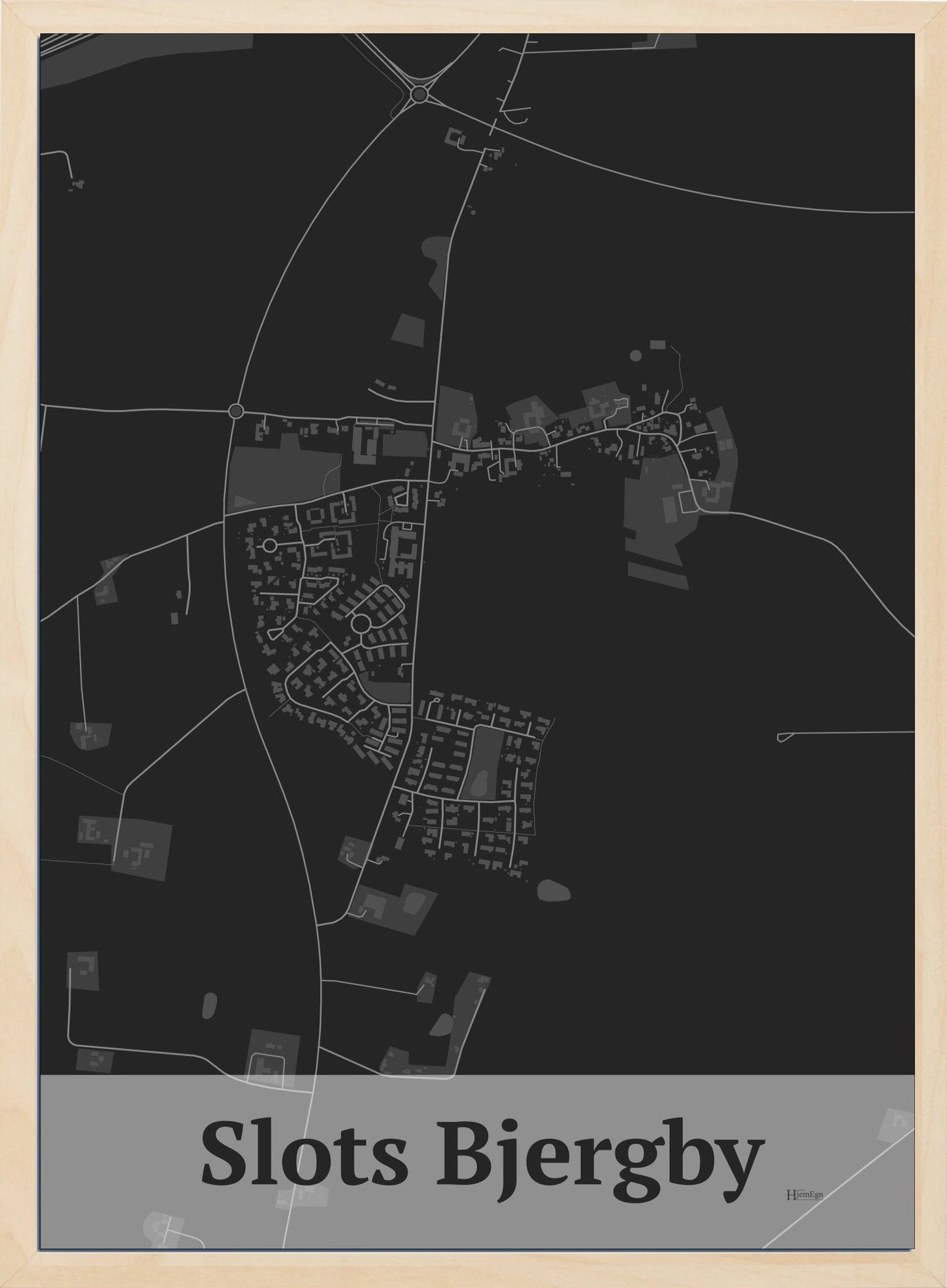 Slots Bjergby plakat i farve mørk grå og HjemEgn.dk design firkantet. Design bykort for Slots Bjergby