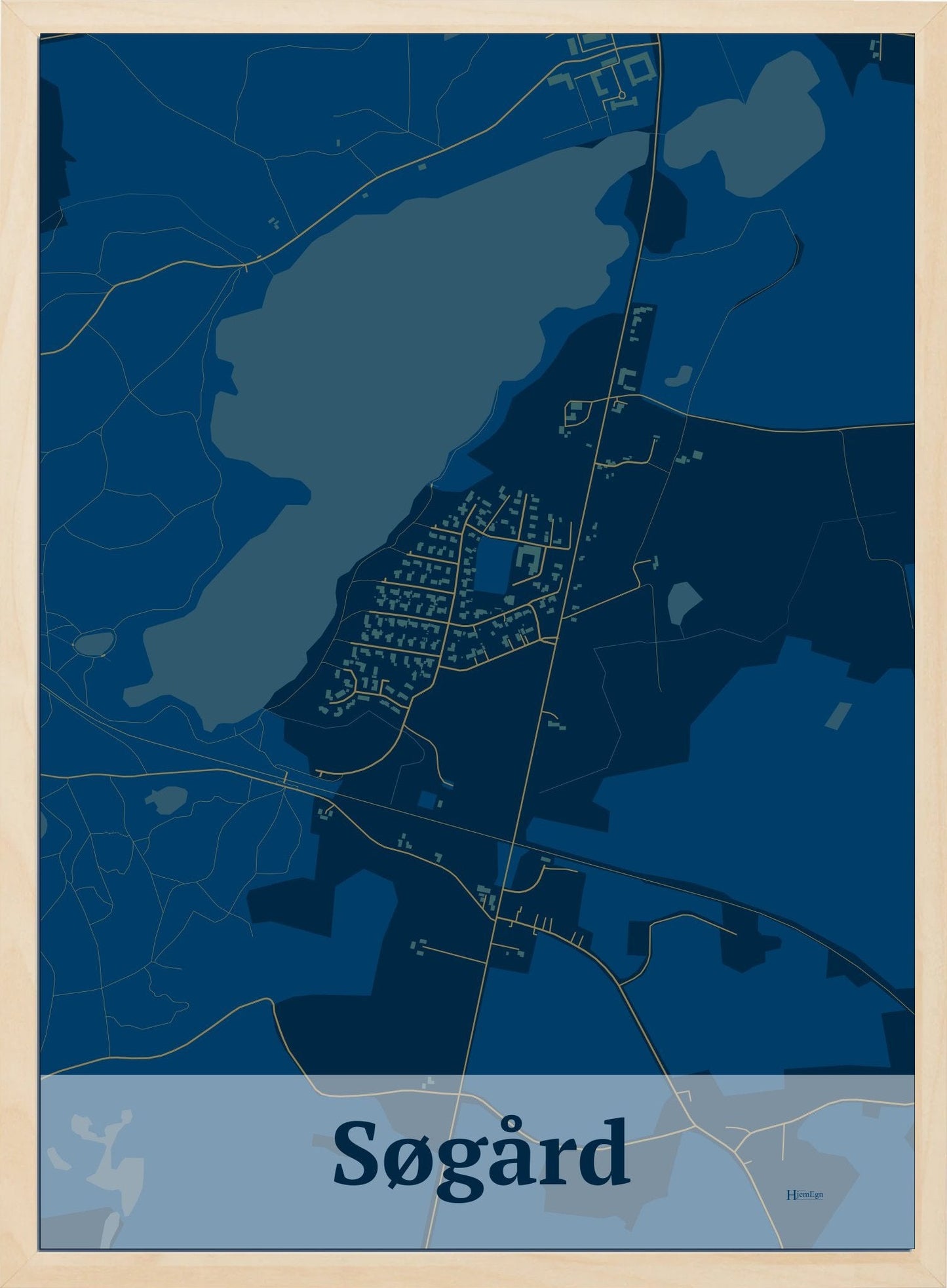 Søgård plakat i farve mørk blå og HjemEgn.dk design firkantet. Design bykort for Søgård