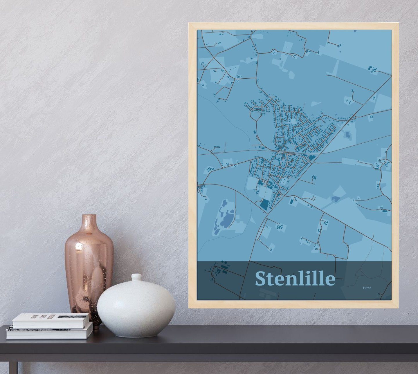 Stenlille plakat i farve og HjemEgn.dk design firkantet. Design bykort for Stenlille