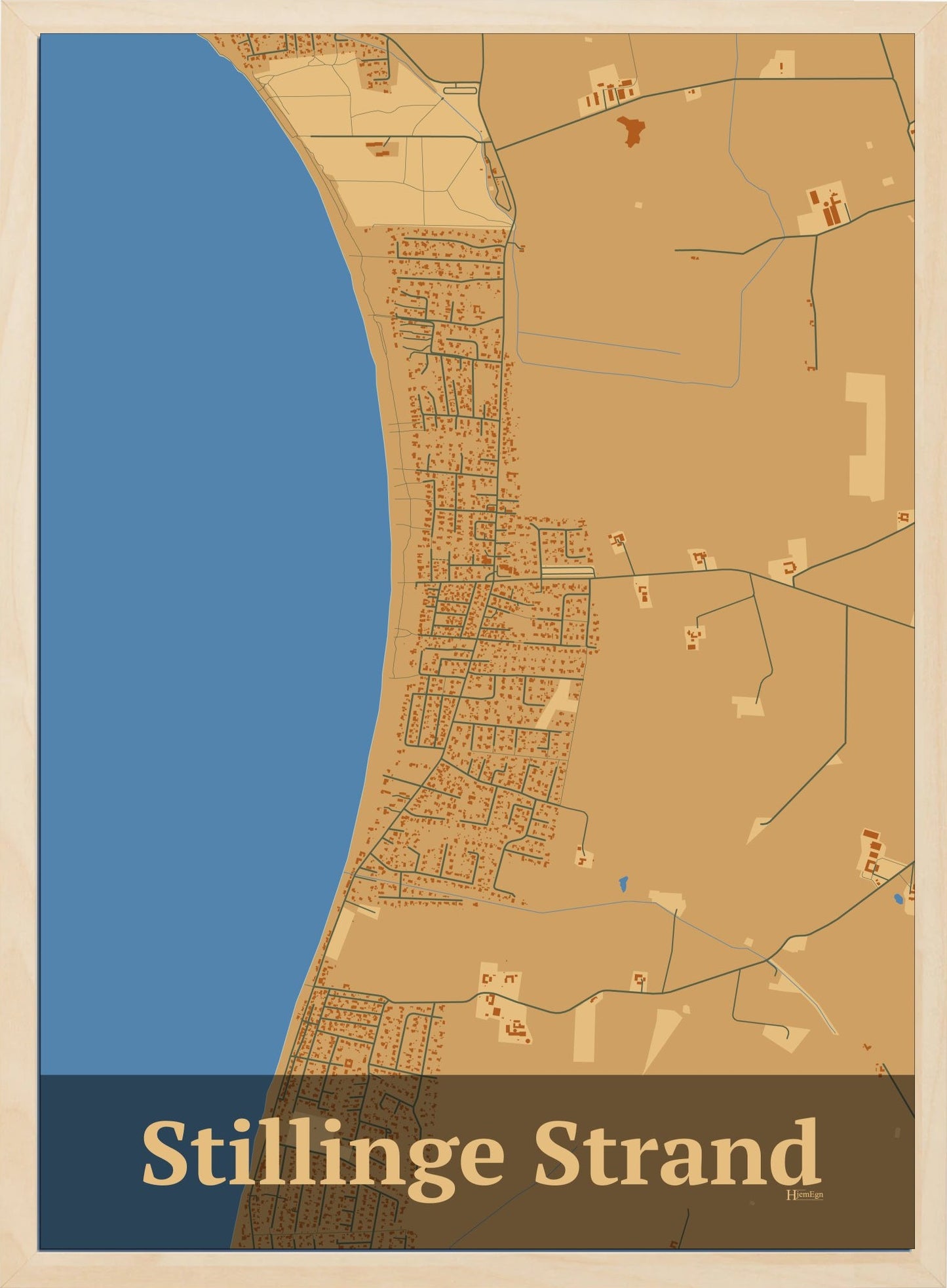 Stillinge Strand plakat i farve pastel brun og HjemEgn.dk design firkantet. Design bykort for Stillinge Strand