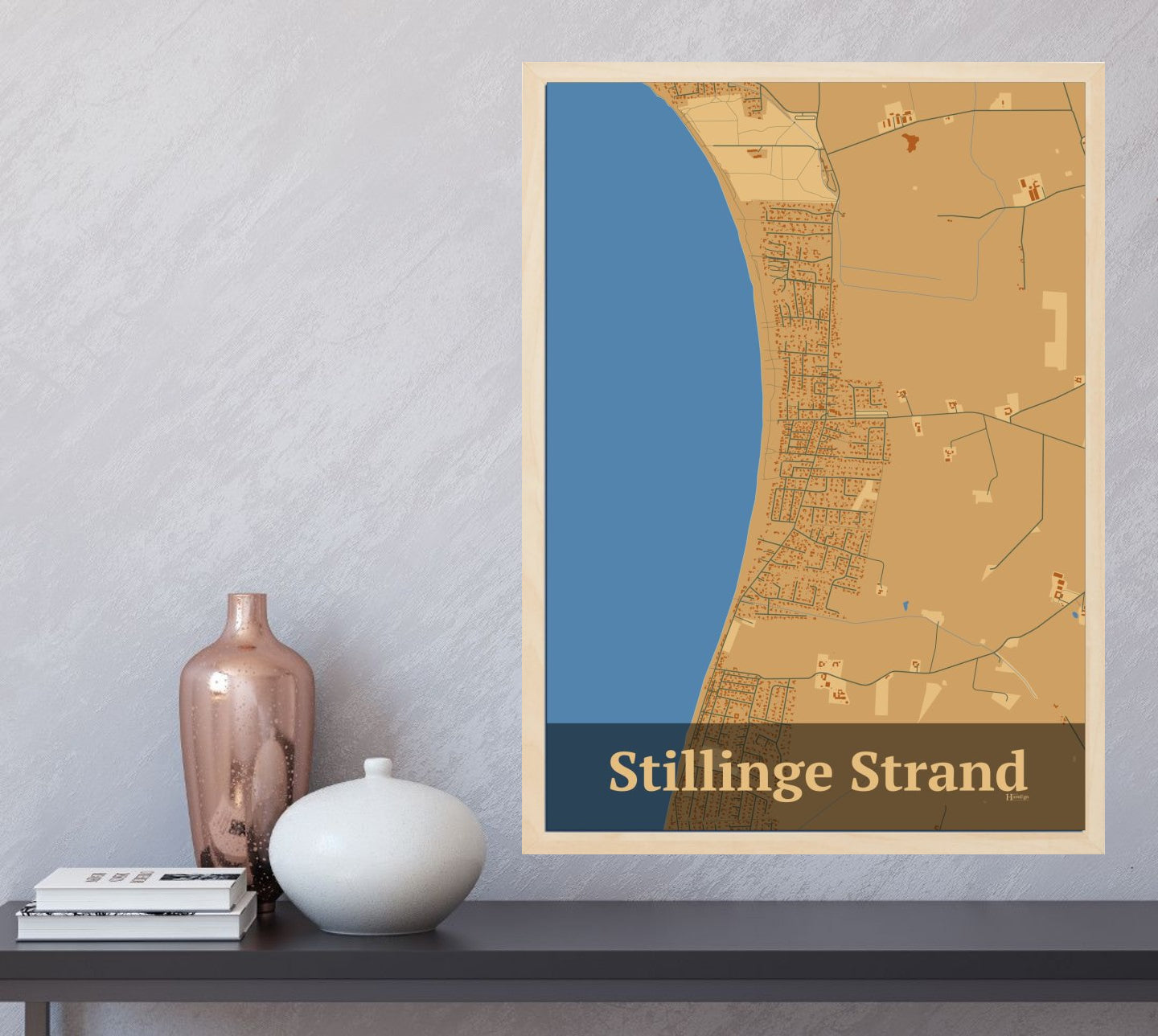 Stillinge Strand plakat i farve og HjemEgn.dk design firkantet. Design bykort for Stillinge Strand