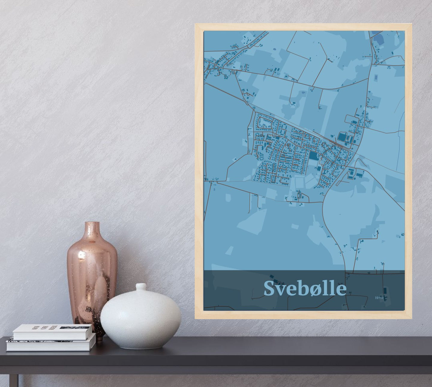 Svebølle plakat i farve og HjemEgn.dk design firkantet. Design bykort for Svebølle