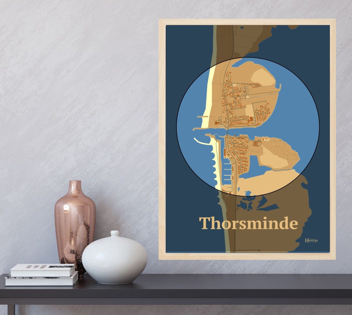 Thorsminde plakat i farve og HjemEgn.dk design centrum. Design bykort for Thorsminde