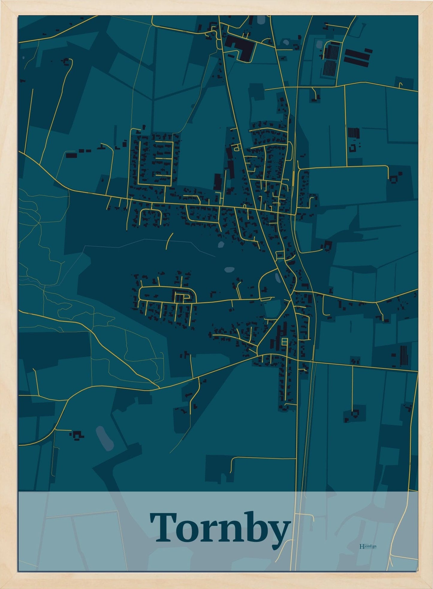Tornby plakat i farve mørk blå og HjemEgn.dk design firkantet. Design bykort for Tornby