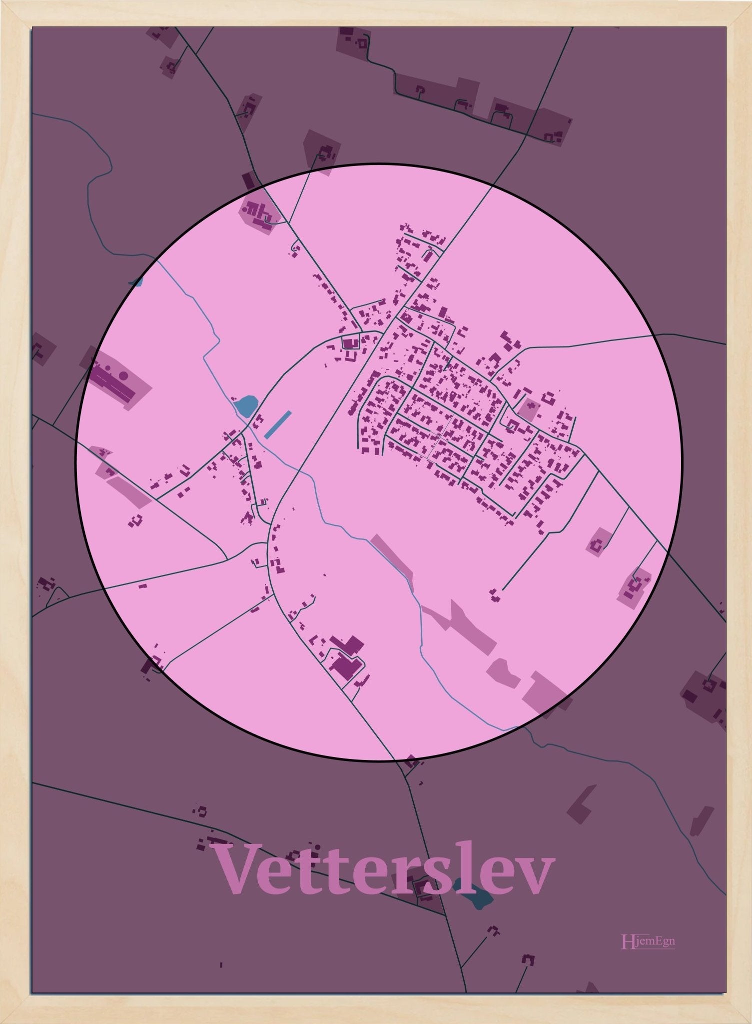 Vetterslev plakat i farve pastel rød og HjemEgn.dk design centrum. Design bykort for Vetterslev