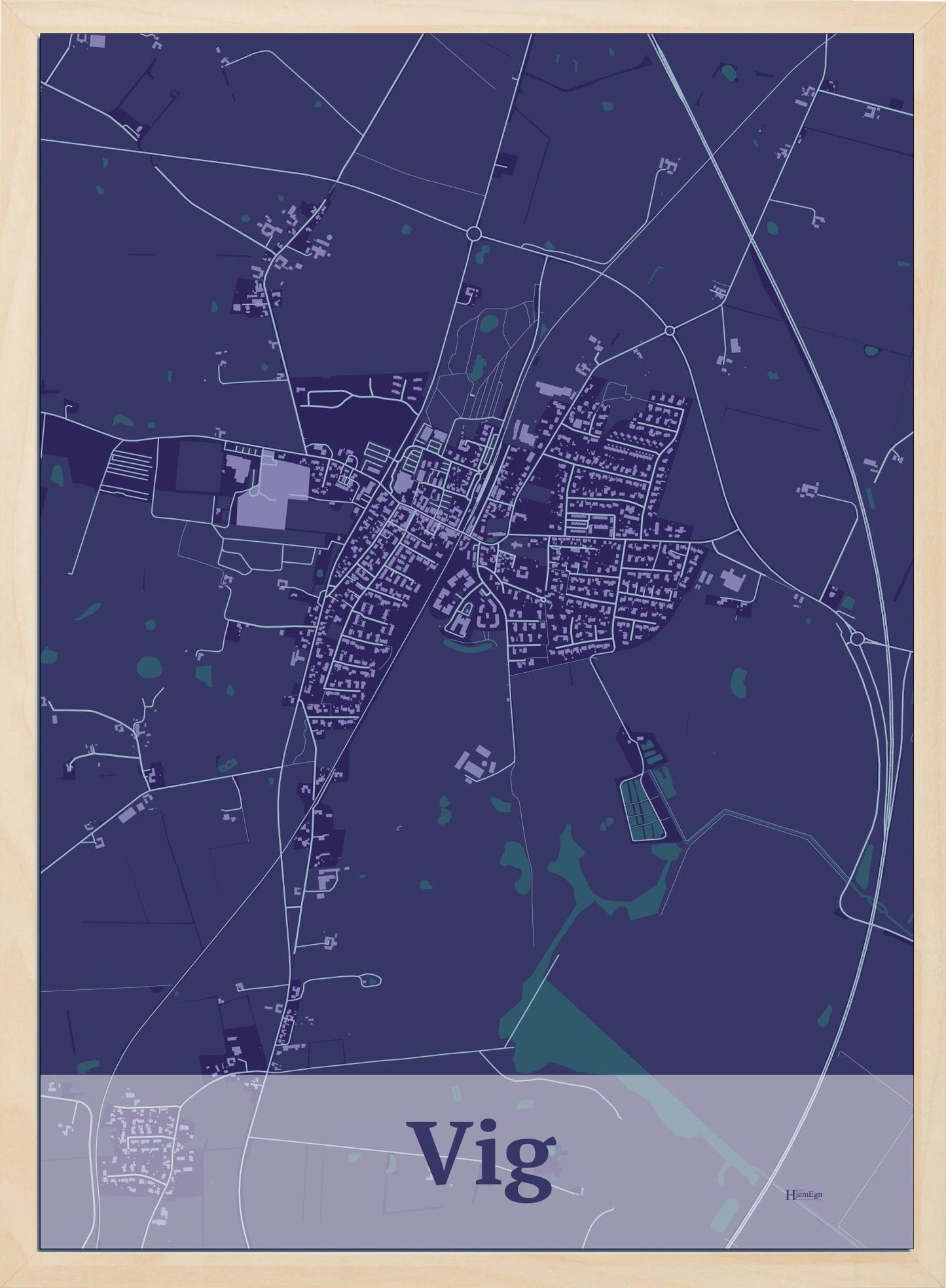 Vig plakat i farve mørk lilla og HjemEgn.dk design firkantet. Design bykort for Vig