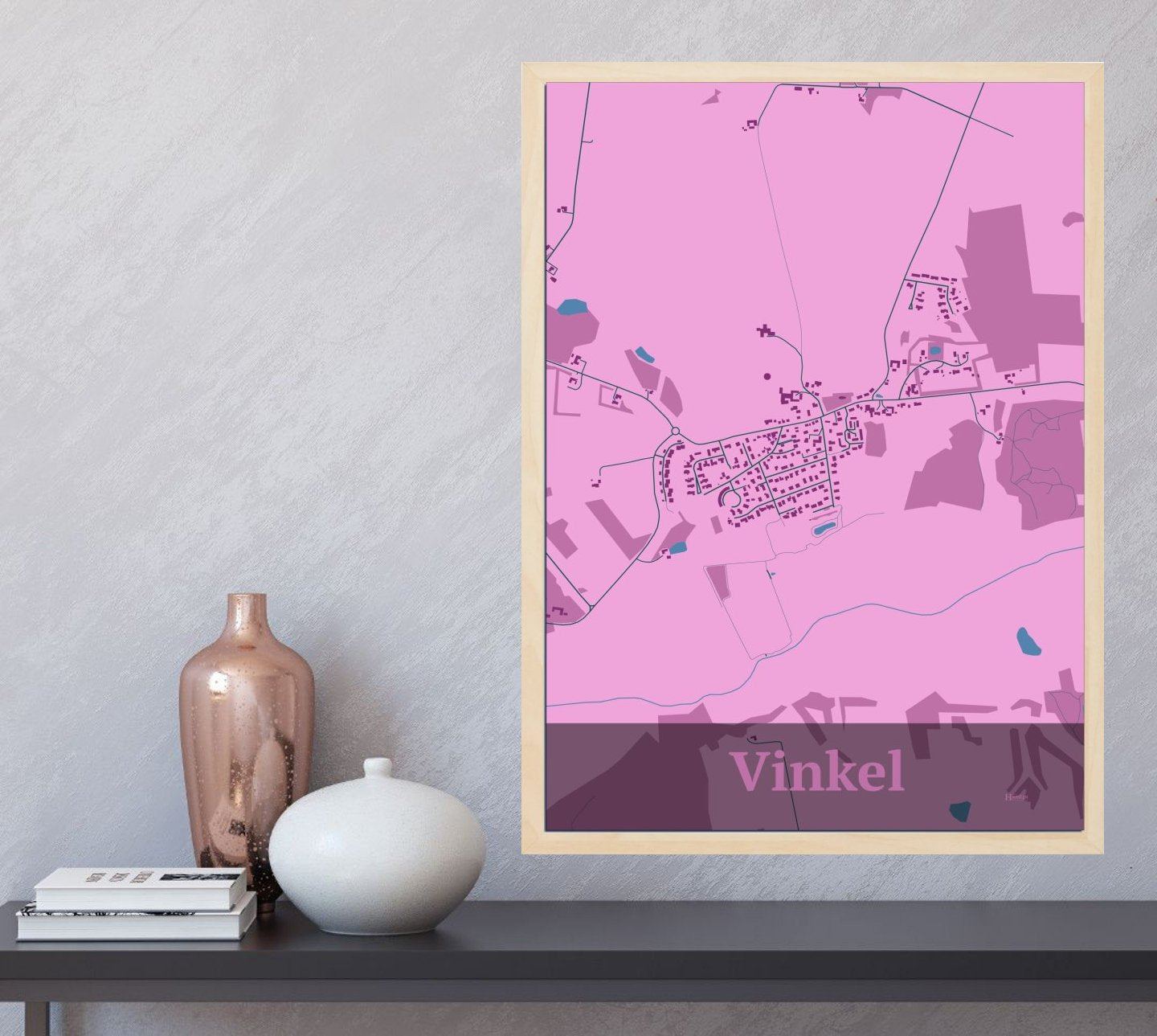 Vinkel plakat i farve og HjemEgn.dk design firkantet. Design bykort for Vinkel