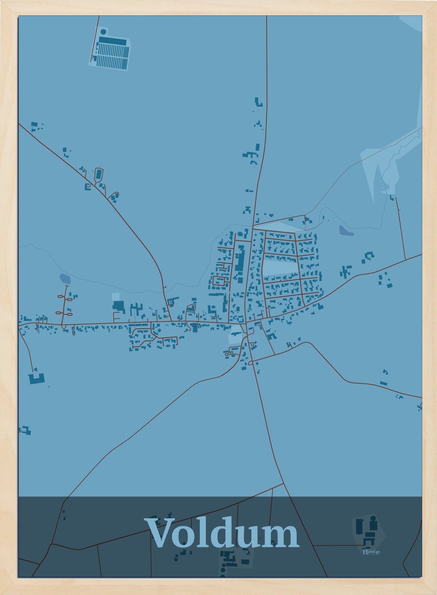 Voldum plakat i farve pastel blå og HjemEgn.dk design firkantet. Design bykort for Voldum