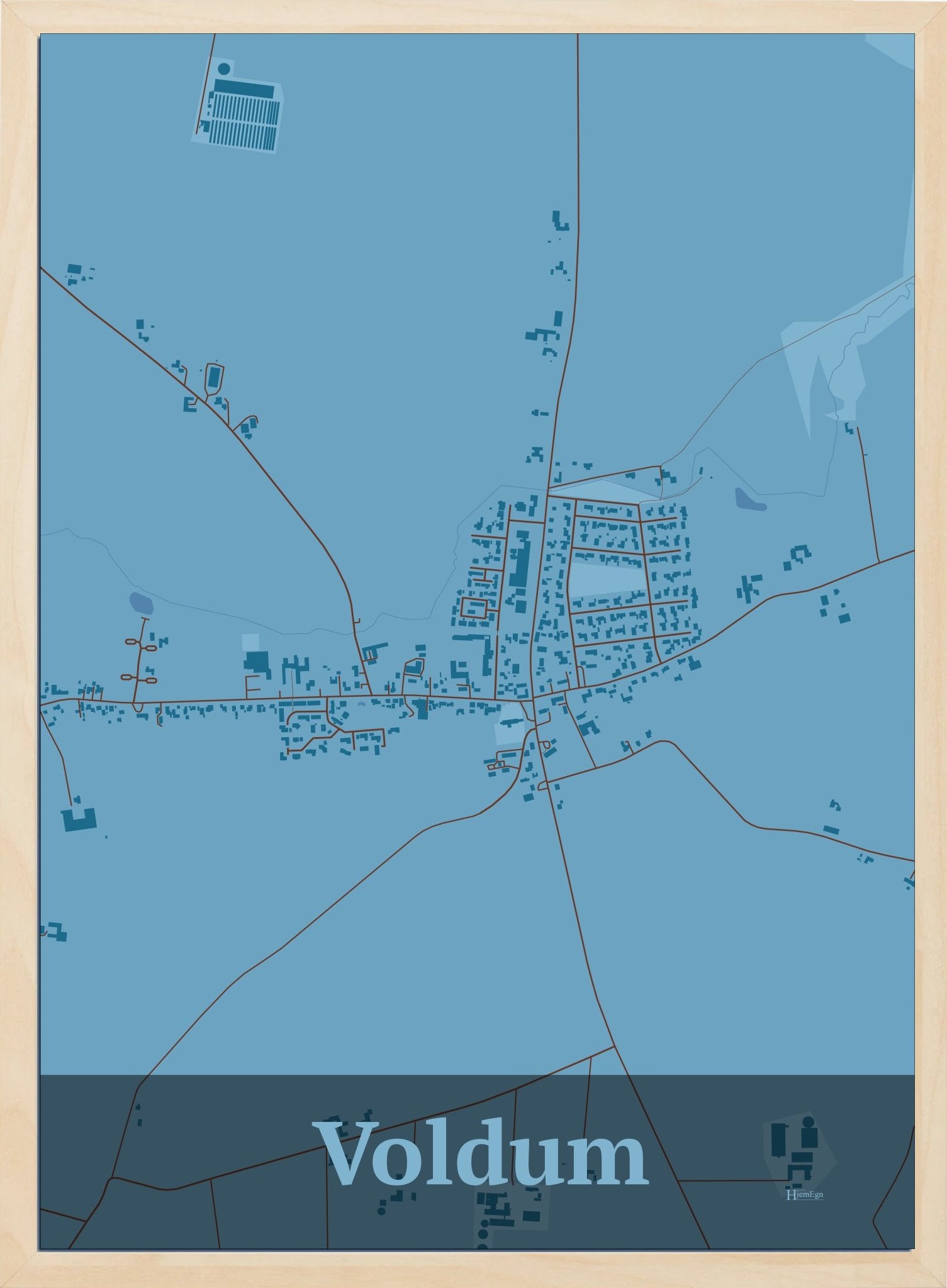Voldum plakat i farve pastel blå og HjemEgn.dk design firkantet. Design bykort for Voldum