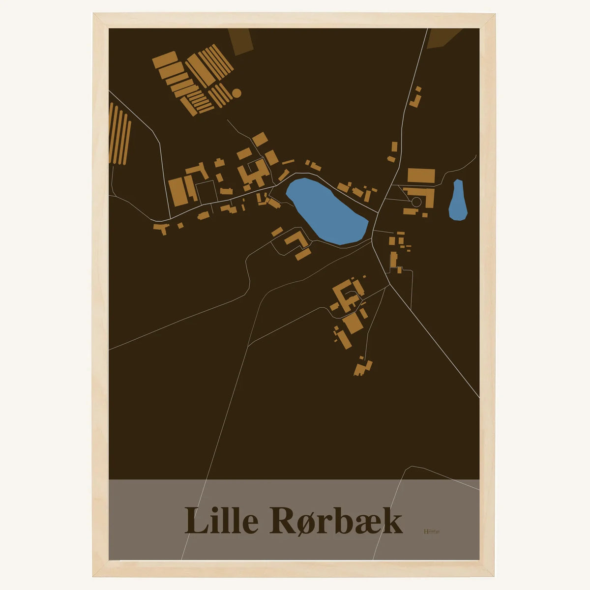 Lille Rørbæk plakat – Firkantet 2026 – Mørk brun