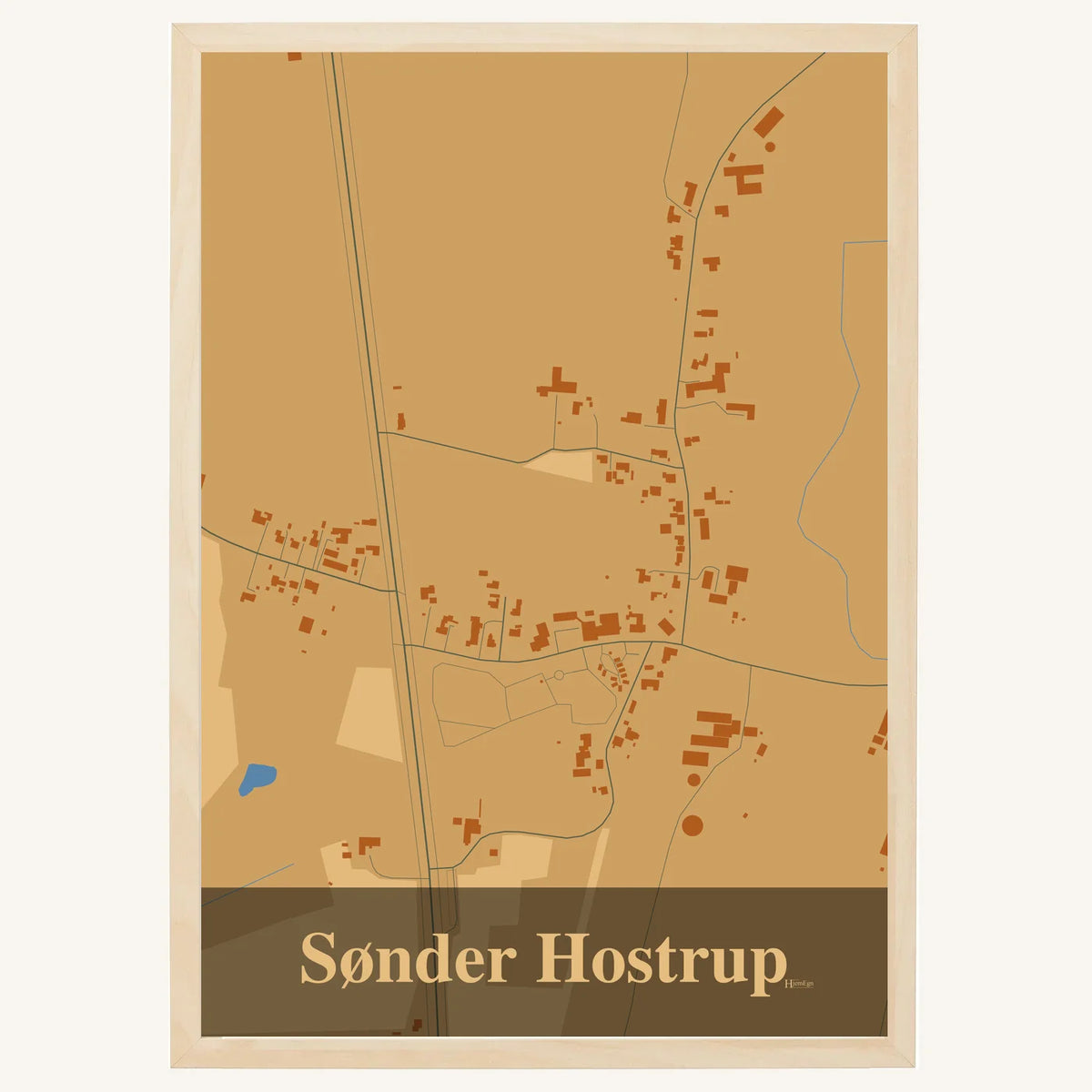 Sønder Hostrup plakat – Firkantet 2026 – Lys pastel brun
