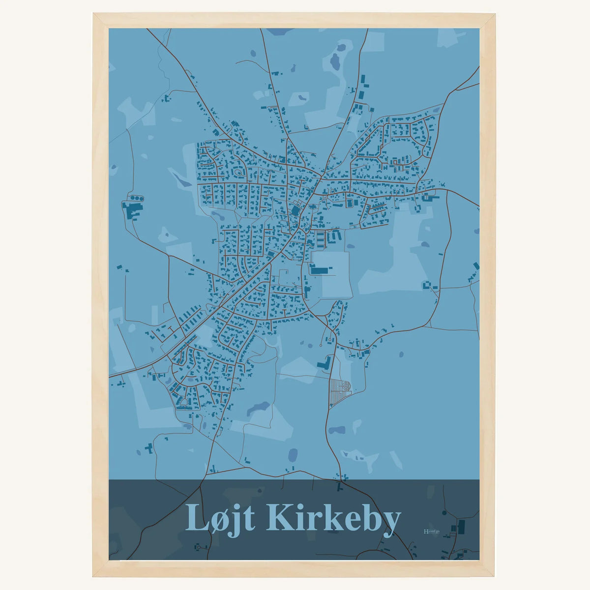 Løjt Kirkeby plakat – Firkantet 2026 – Lys pastel blå