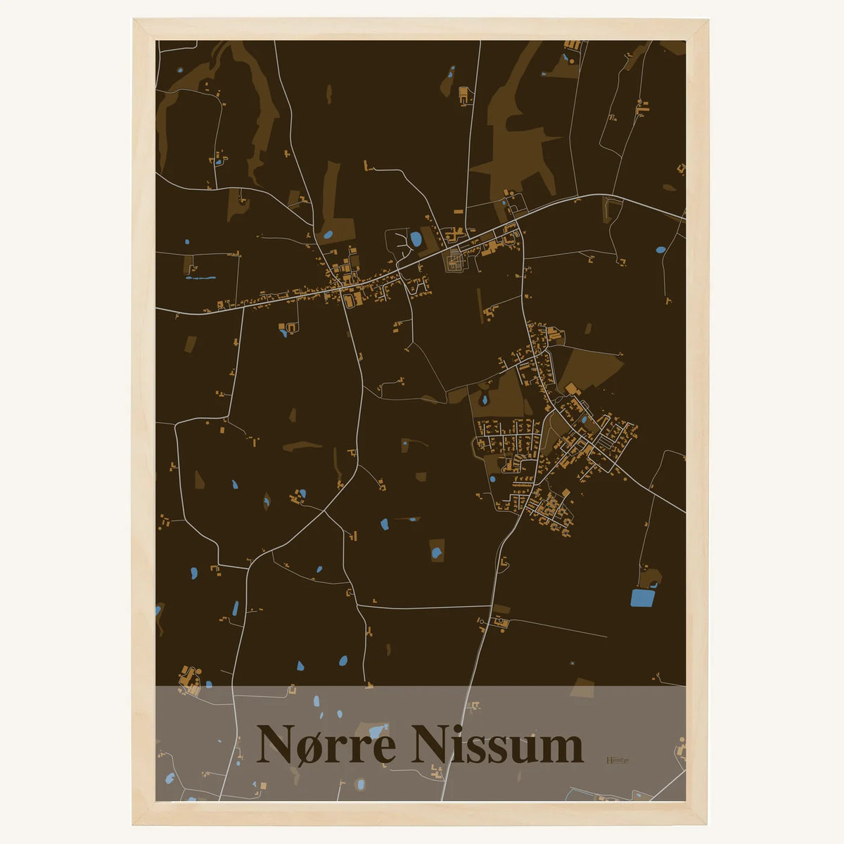 Nørre Nissum plakat – Firkantet 2026 – Mørk brun