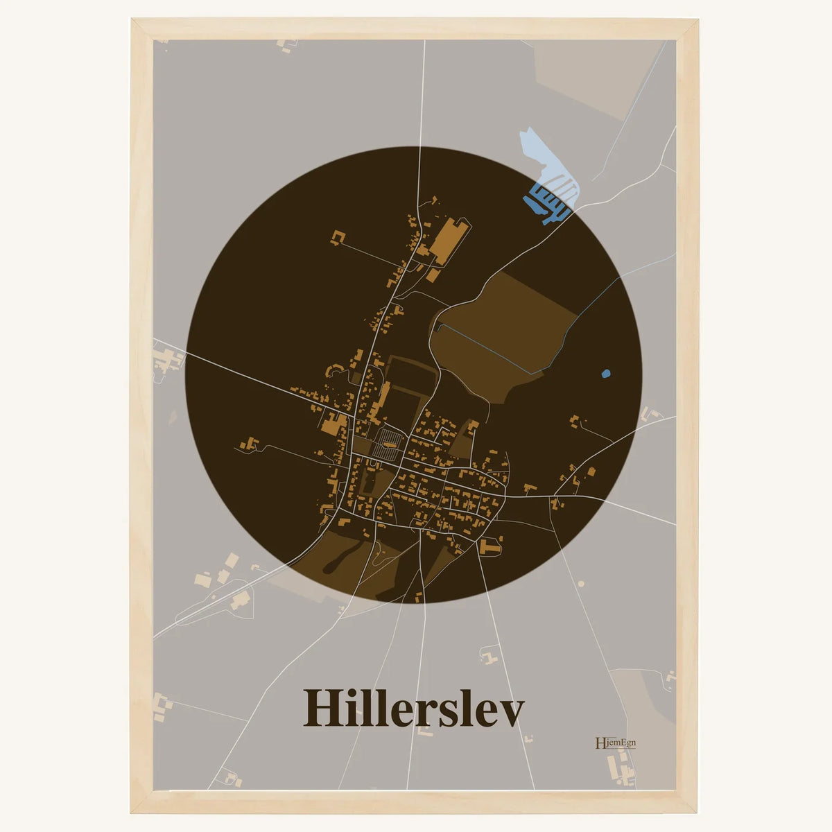 Hillerslev plakat – Centrum 2026 – Mørk brun
