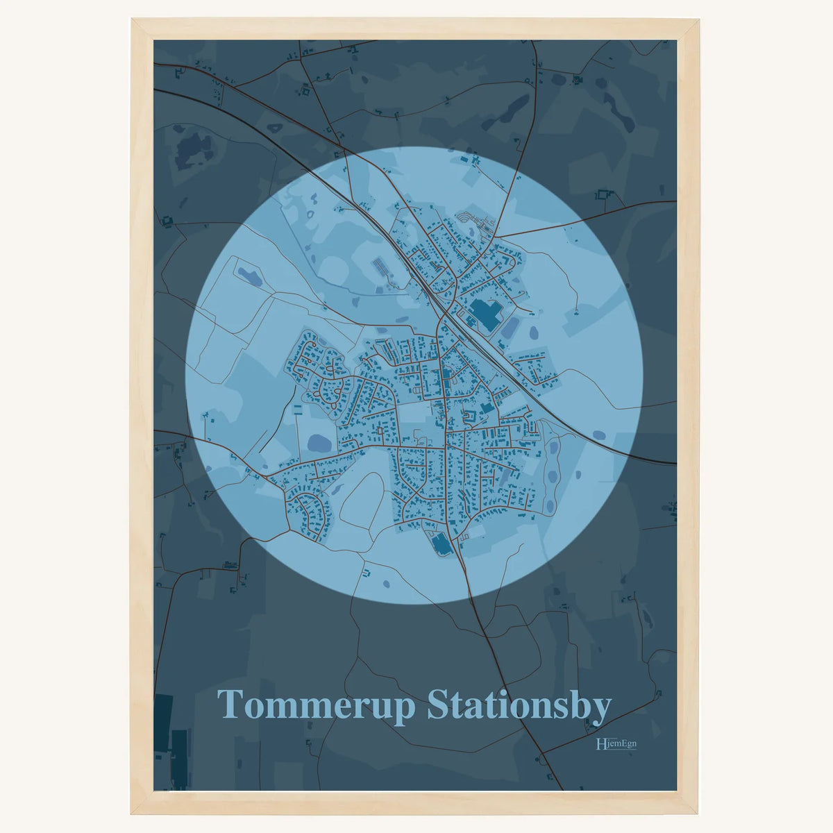 Tommerup Stationsby plakat – Centrum 2026 – Lys pastel blå