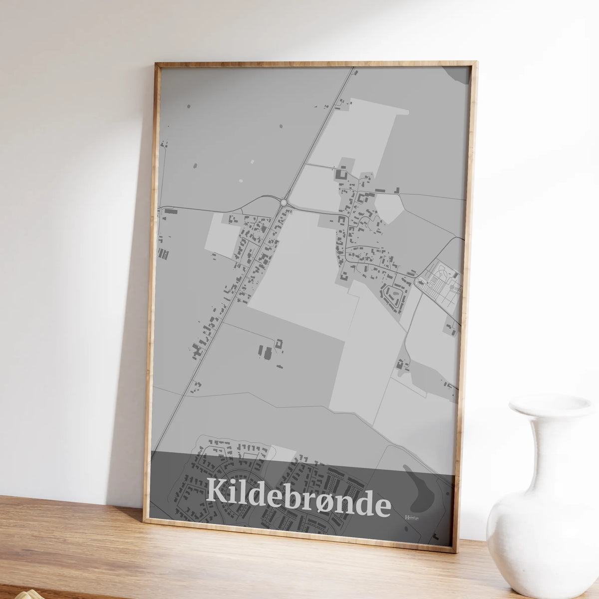 Kildebrønde plakat – Firkantet 2026