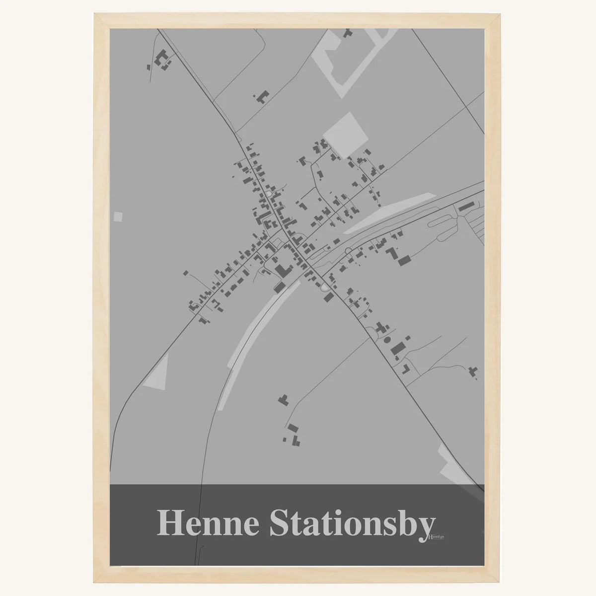 Henne Stationsby plakat – Firkantet 2026 – Lys pastel grå