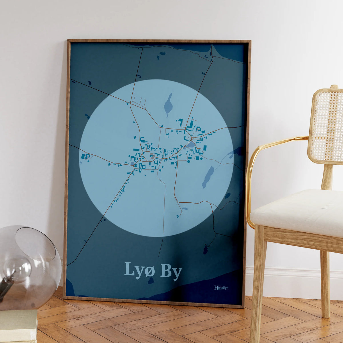 Lyø By plakat – Centrum 2026