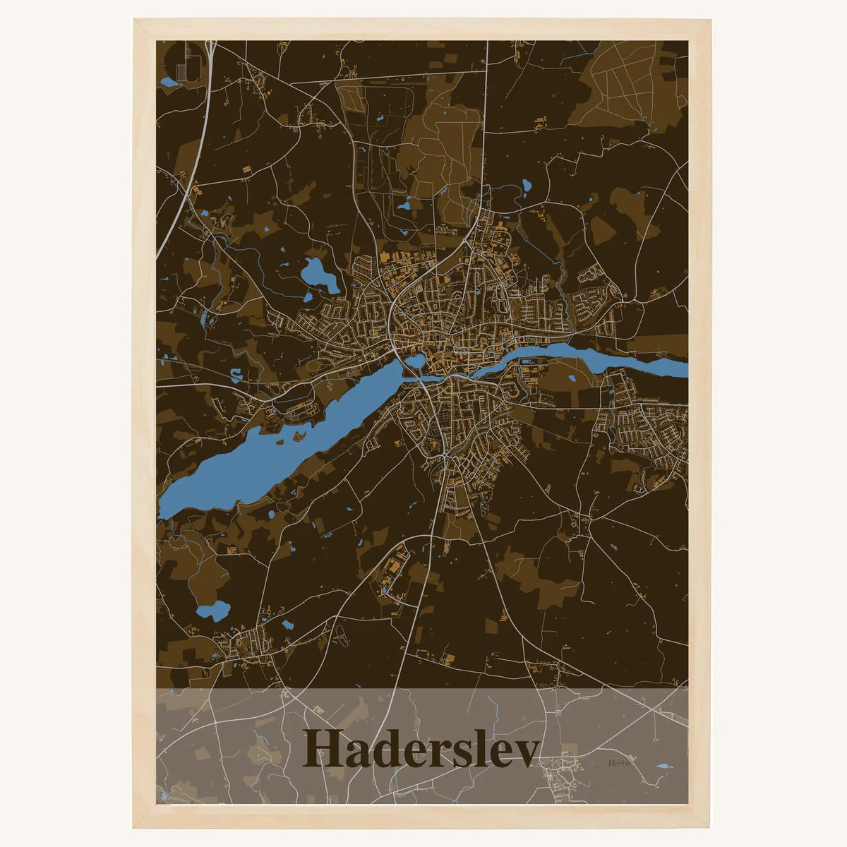 Haderslev plakat – Firkantet 2026 – Mørk brun