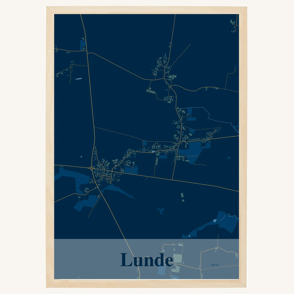 Lunde plakat – Firkantet 2026 – Mørk blå
