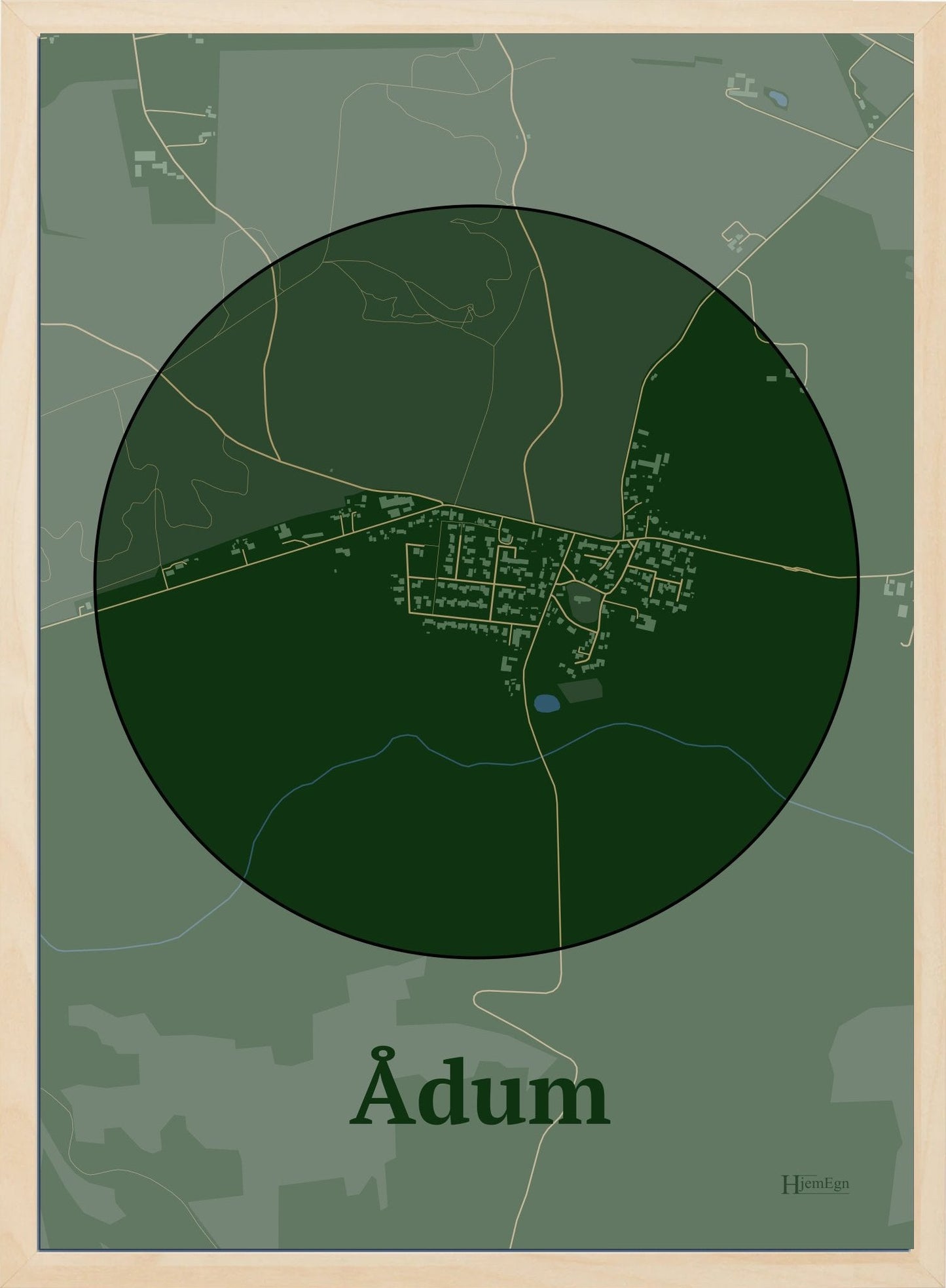 Ådum plakat i farve mørk grøn og HjemEgn.dk design centrum. Design bykort for Ådum