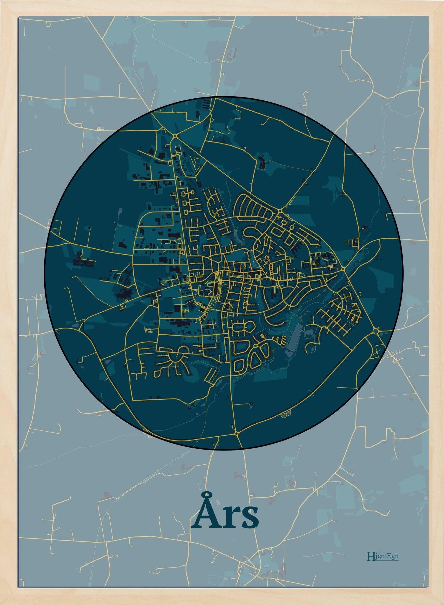 Års plakat i mørk brun og HjemEgn.dk design firkantet. Design bykort for Års
