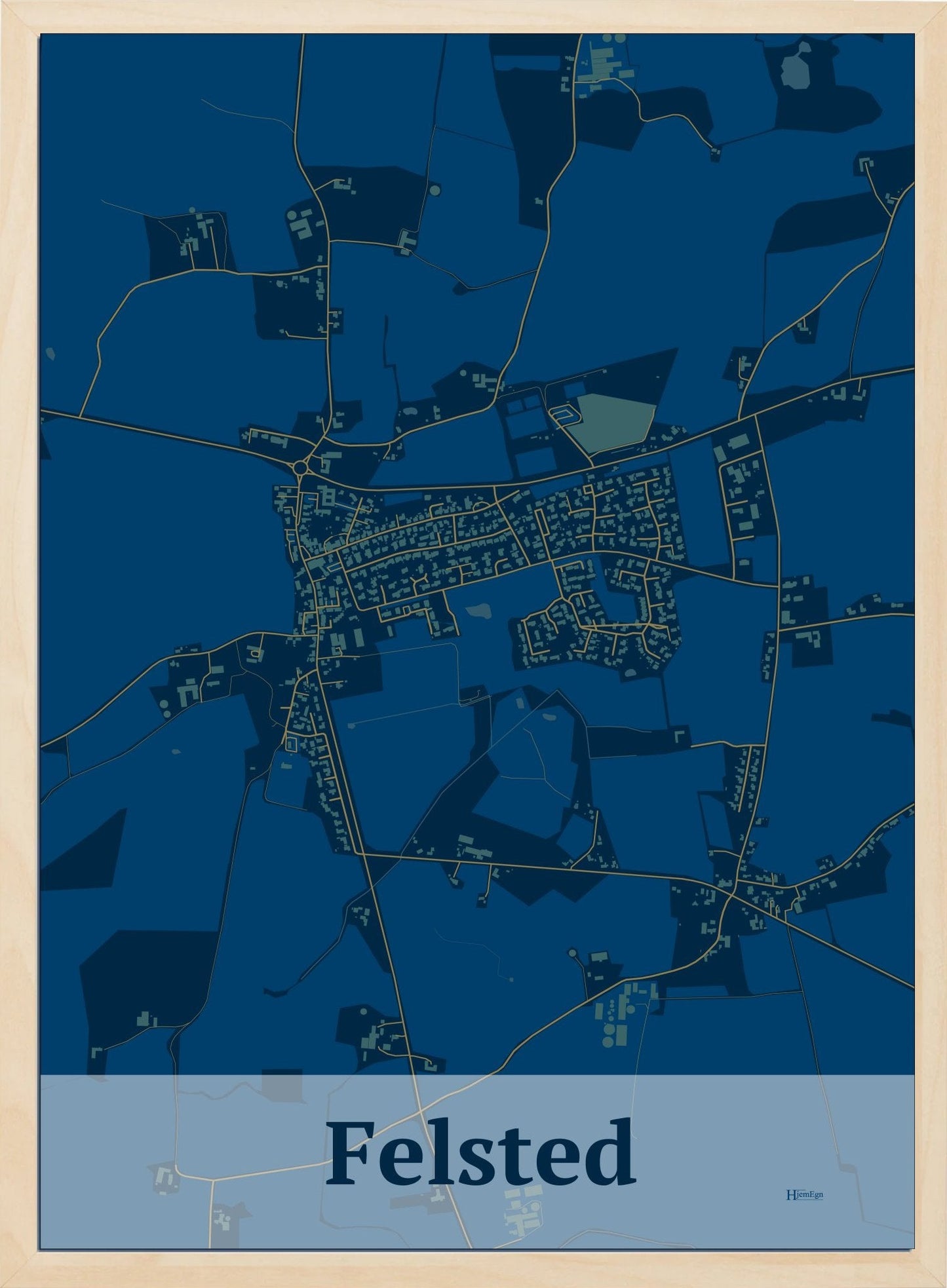 Felsted plakat i mørk blå og HjemEgn.dk design firkantet. Design bykort for Felsted