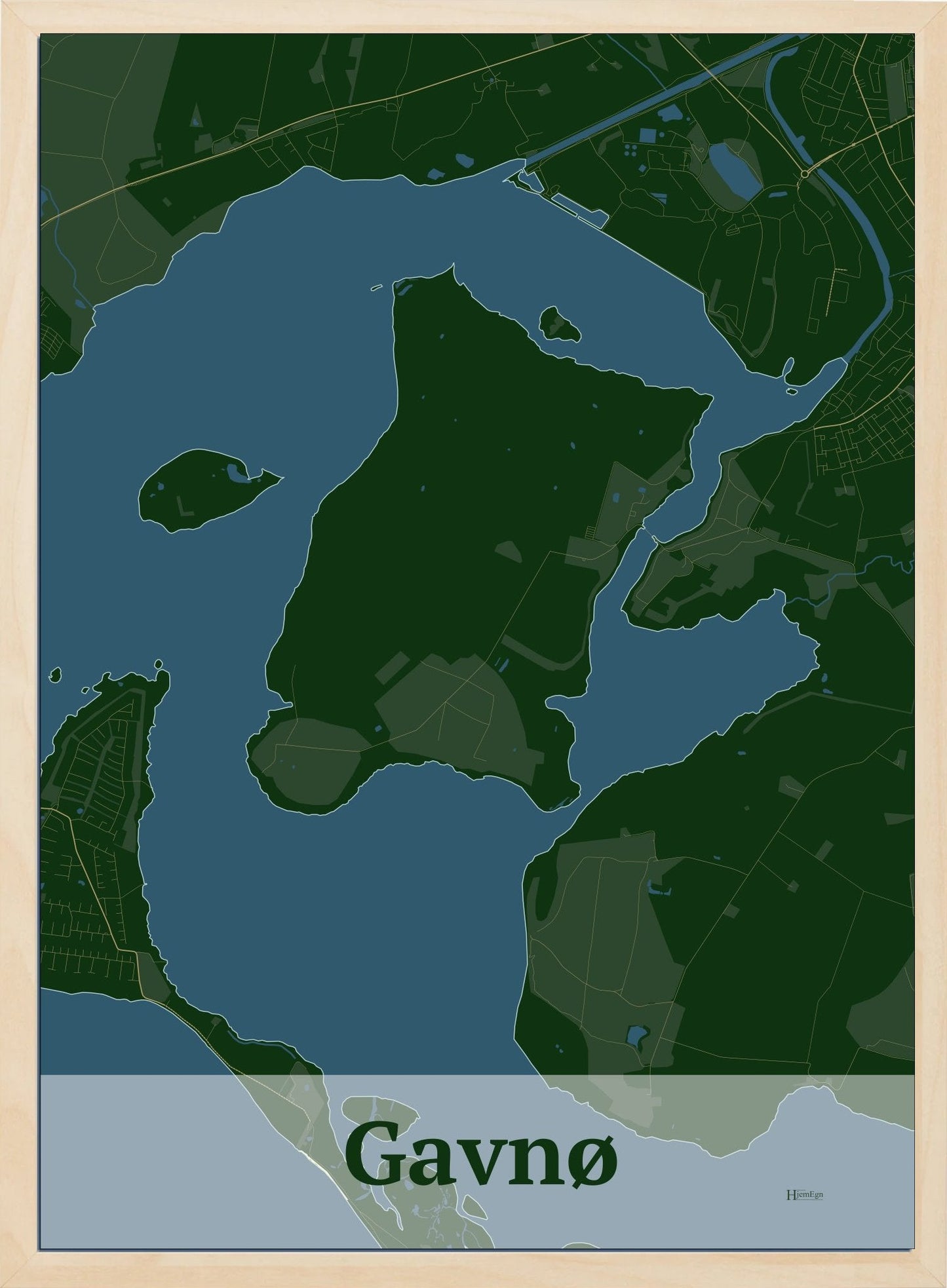 Gavnø plakat i farve mørk grøn og HjemEgn.dk design firkantet. Design ø-kort for Gavnø