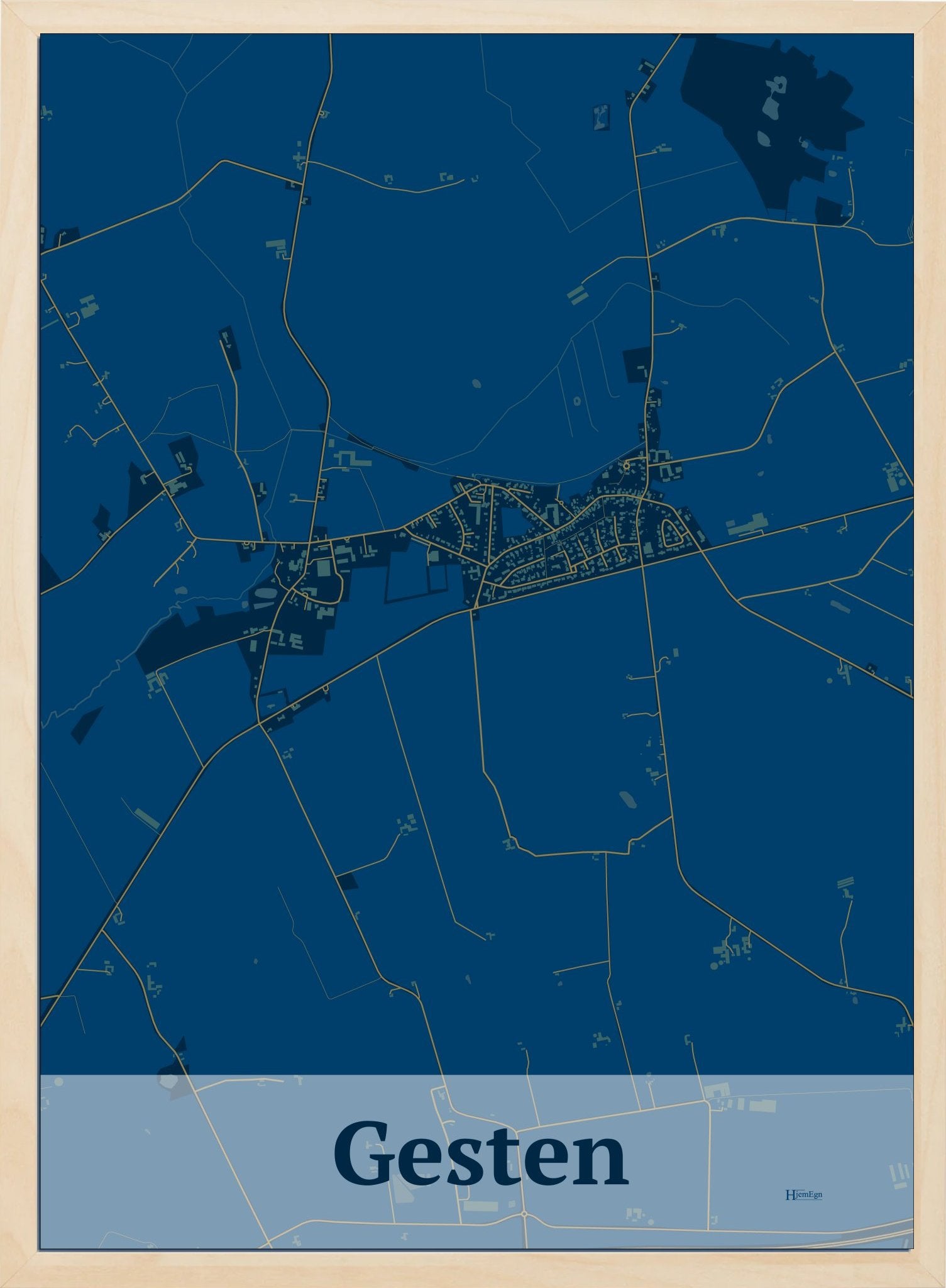 Gesten plakat i farve mørk blå og HjemEgn.dk design firkantet. Design bykort for Gesten