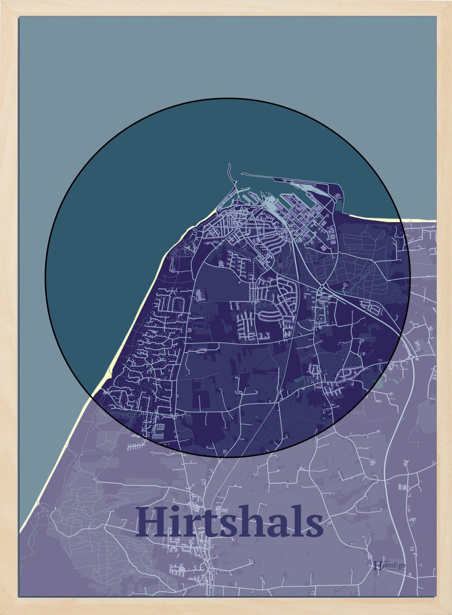 Hirtshals plakat i farve mørk lilla og HjemEgn.dk design centrum. Design bykort for Hirtshals