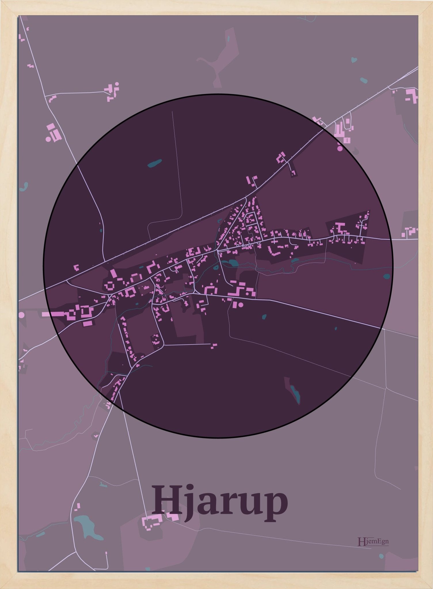 Hjarup plakat i farve mørk rød og HjemEgn.dk design centrum. Design bykort for Hjarup
